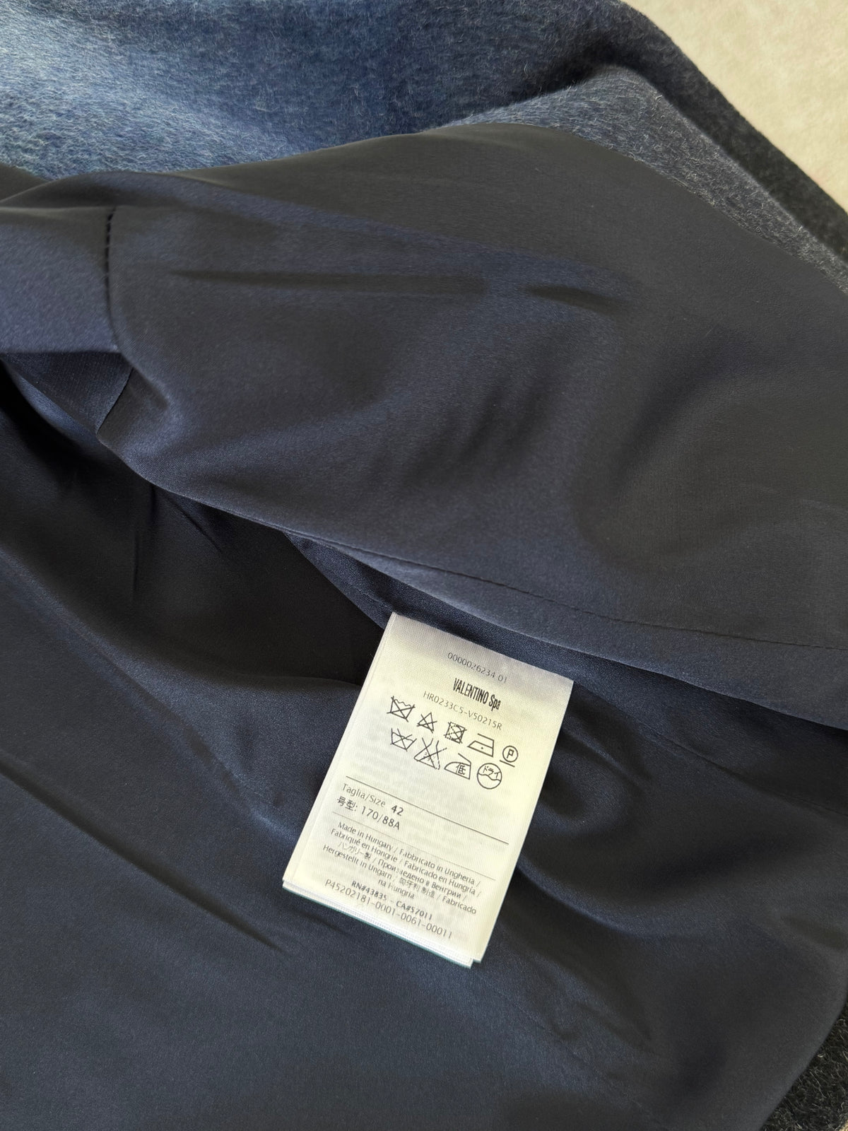 Sacou tip palton scurt, produs premium VALENTINO  din 70% lână ( mărimea S)