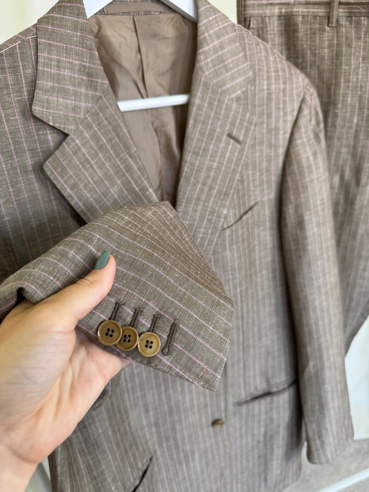 Costum luxury PAL ZILERI din in și lână subțire, print cu dungi fine roz (Mărimea L-XL)