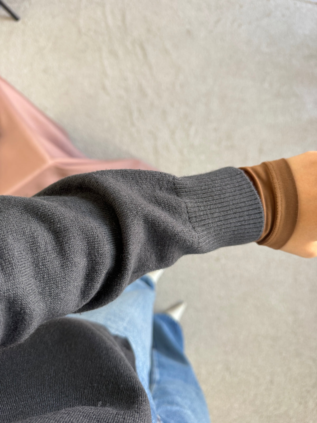 Jerse cu nasturi din 100% merino gri ( mărimea M/L )