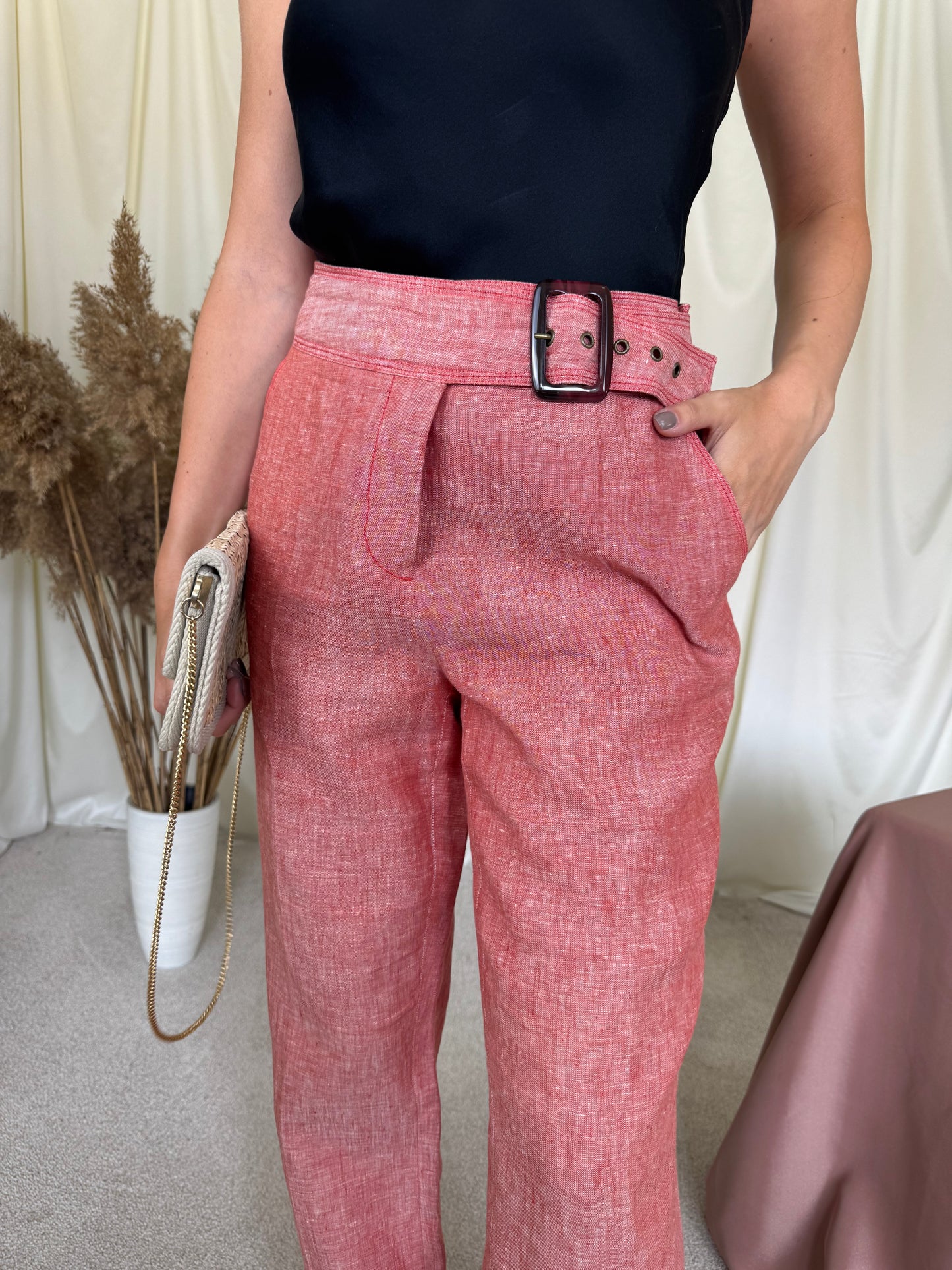 Pantalon de vară din 100% in cu centura pentru ajustare
(Mărimea L) -84 cm talie