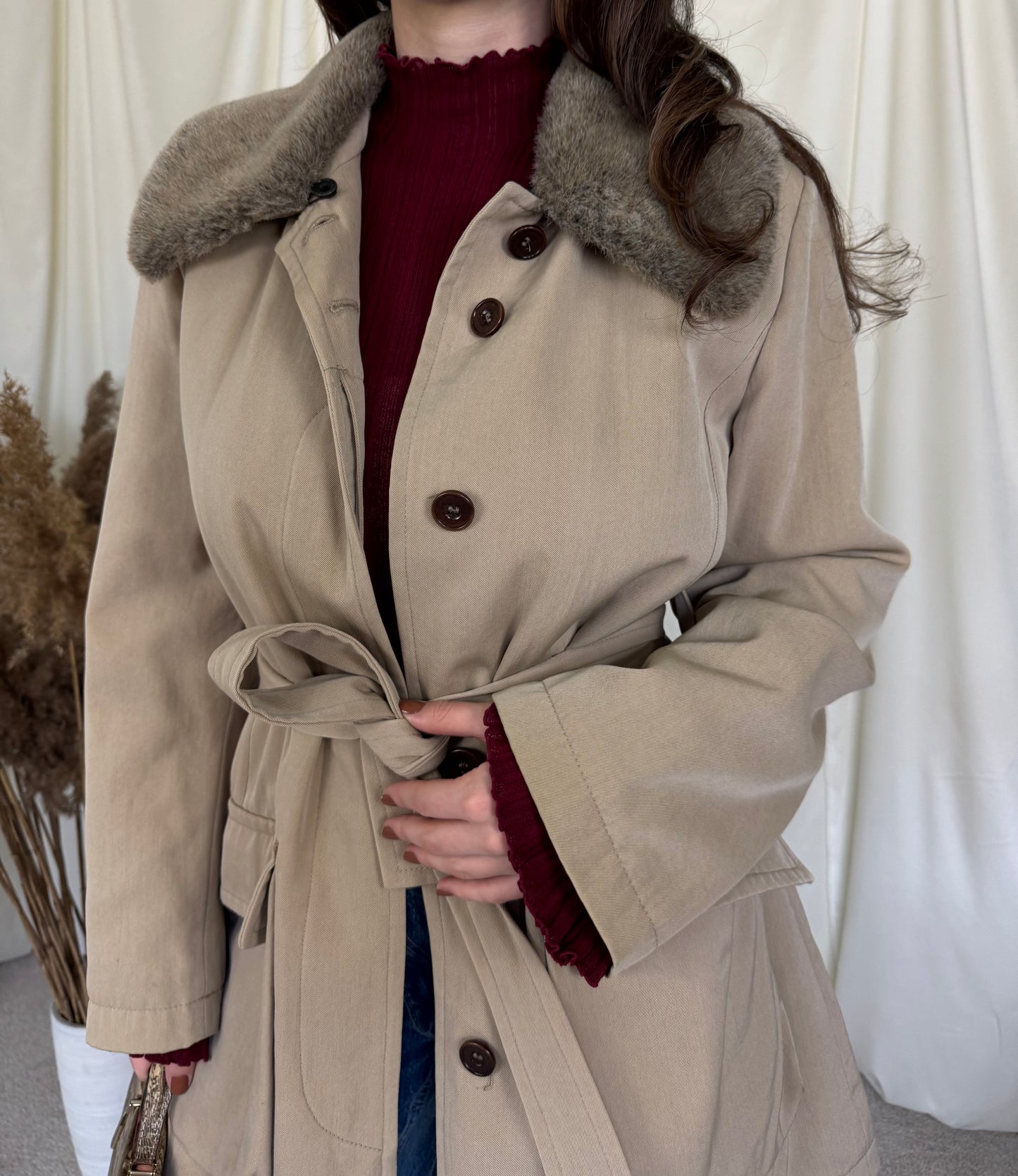 Jacheta Montedoro cu guler detașabil și cordon în talie pentru ajustare, produs căptușit 
Mărimea M,