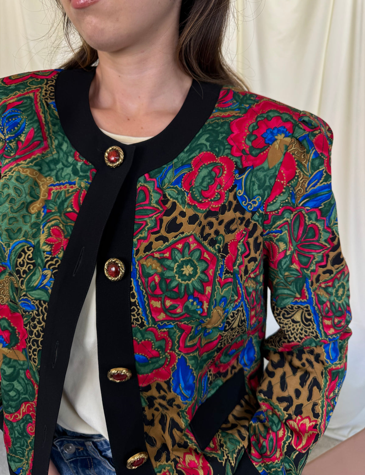 Jacheta vintage cu print superb și nasturi tip bijuterie ( mărimea L/XL)