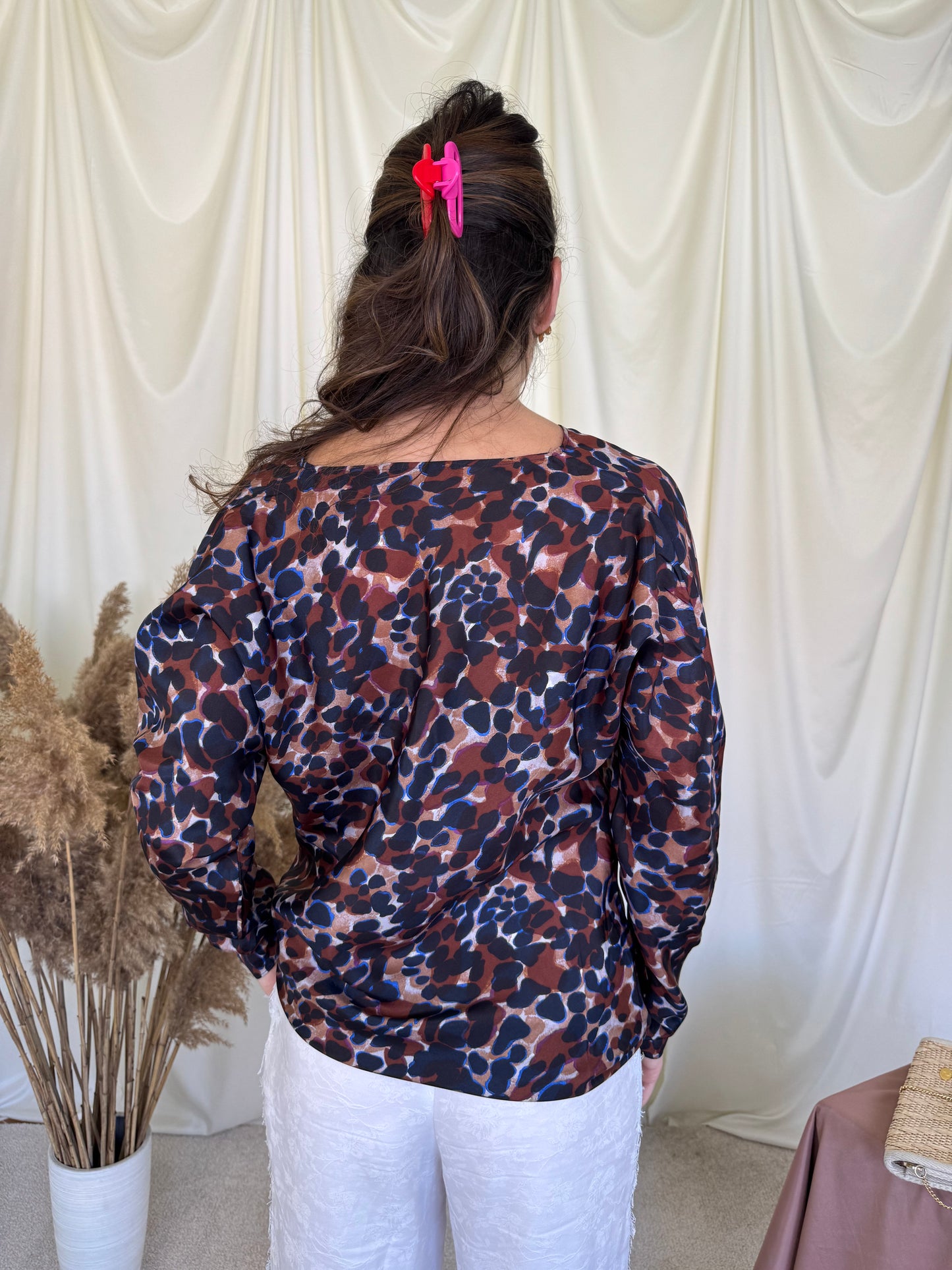 Camasa/ bluză din 100% matase naturala cu print Hugo Boss ( mărimea S/M)