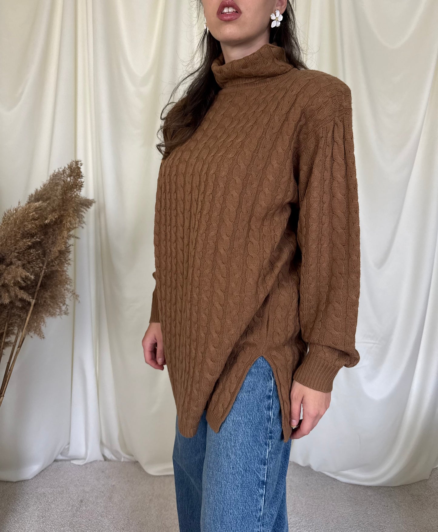 Pulover vintage din lână merino cu umerii marcați( mărimea M)