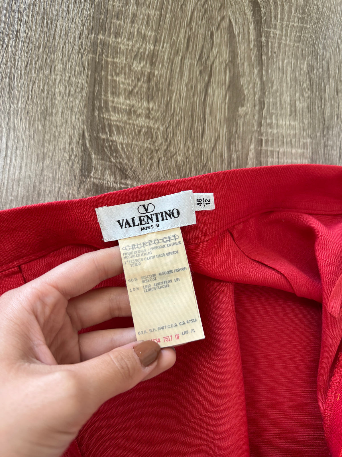 Deux piece luxury VALENTINO, sacou cambrat cu nasturi bijuterie si fusta feminină cu talie înaltă ( mărimea M)