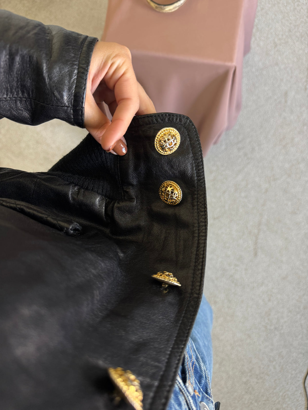 Jacheta vintage tip bomber din 100% piele naturală fină cu nasturi metalici tip bijuterie ( mărimea M/L)
