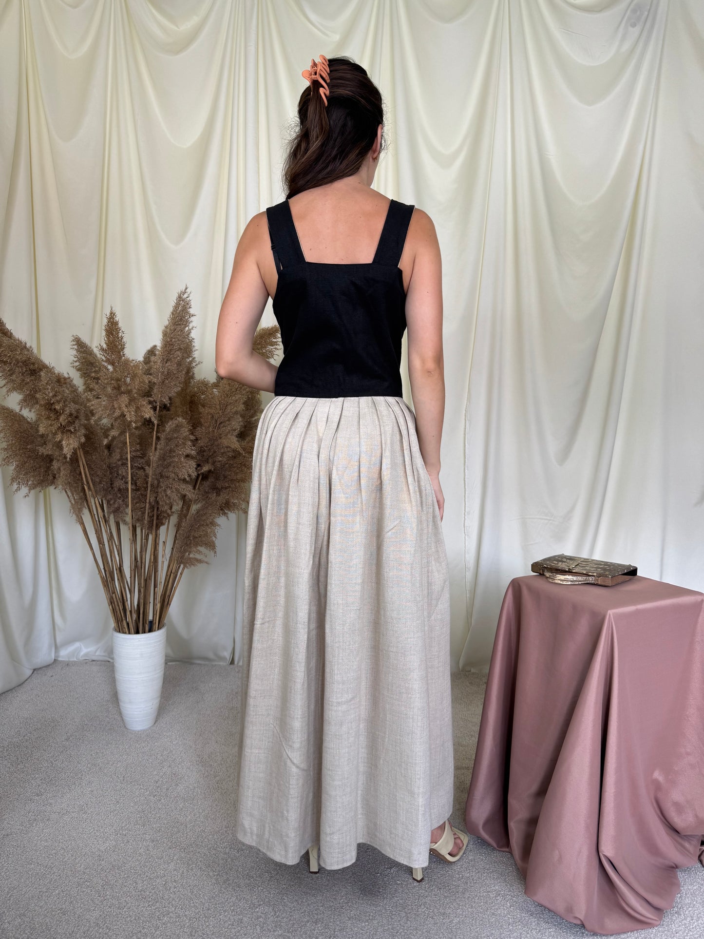 Rochie vintage din 100% in cu detalii și nasturi metalici 
(Mărimea M)