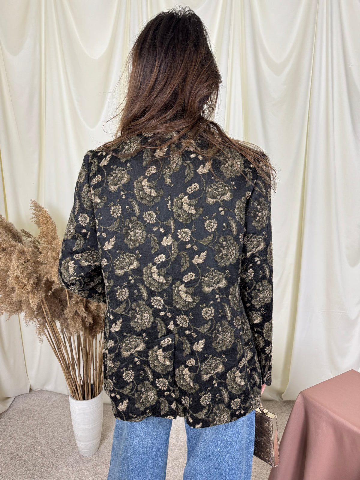 Jacheta vintage cu print floral și nasturi tip bijuterie ( mărimea L)