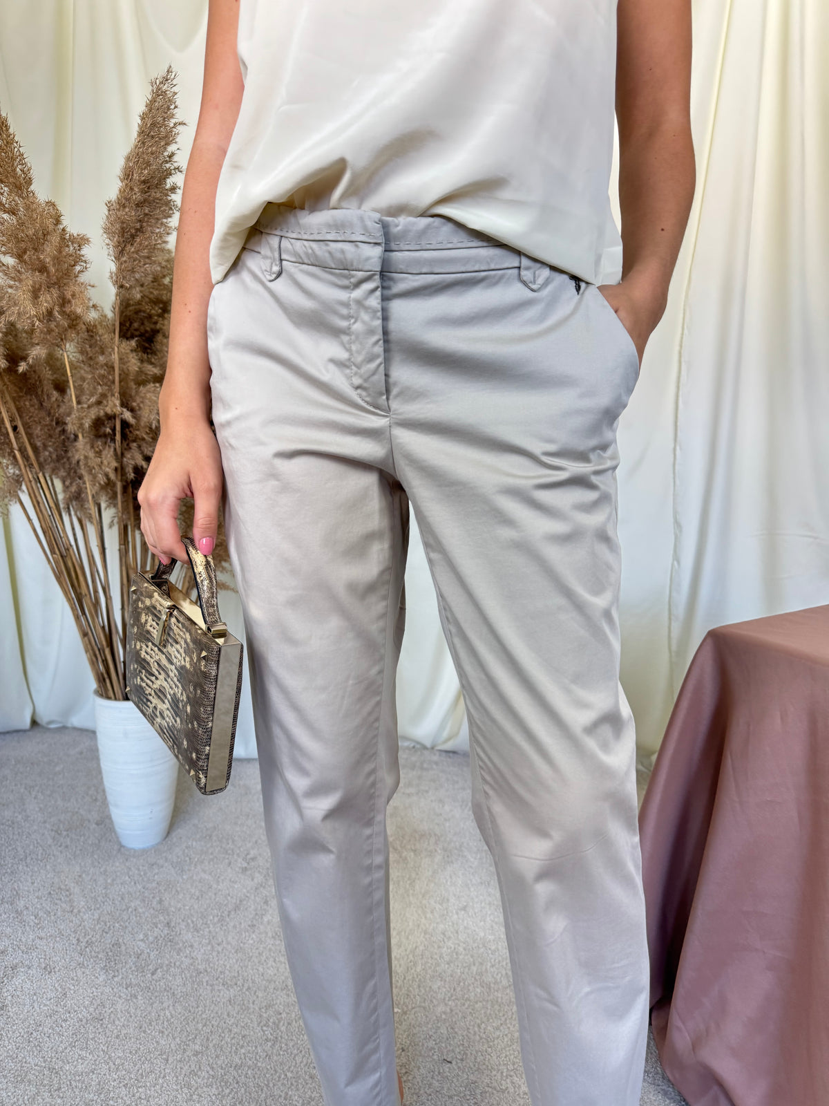 Pantalon Office TRUSSARDI din bumbac tip denim cu talie medie ( mărimea M)
