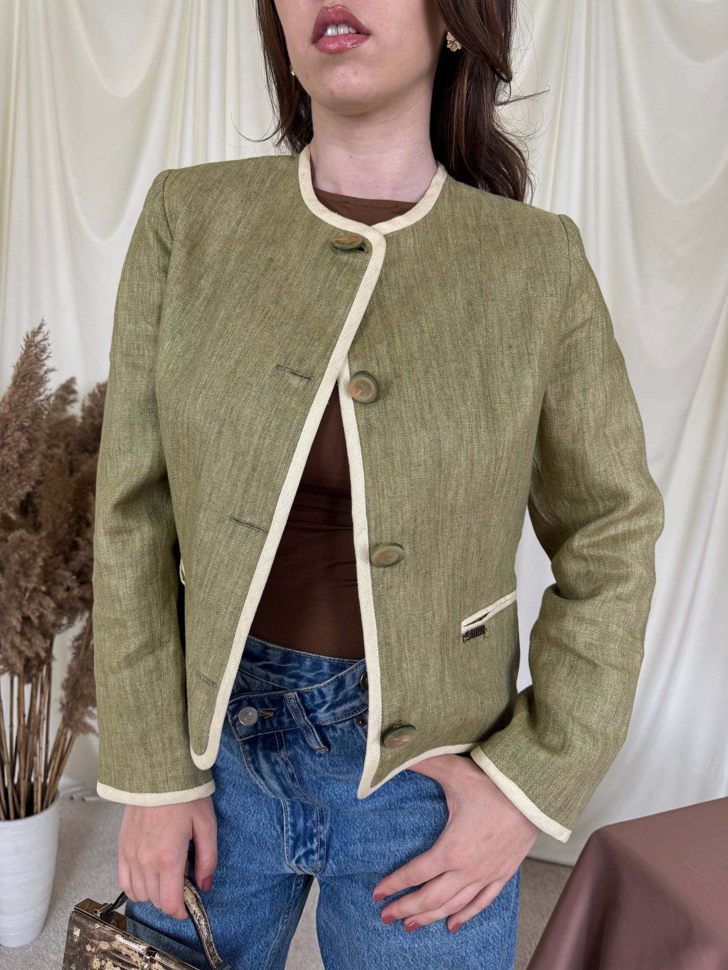 Sacou superb din 100% in verde olive 
(Mărimea S/M)