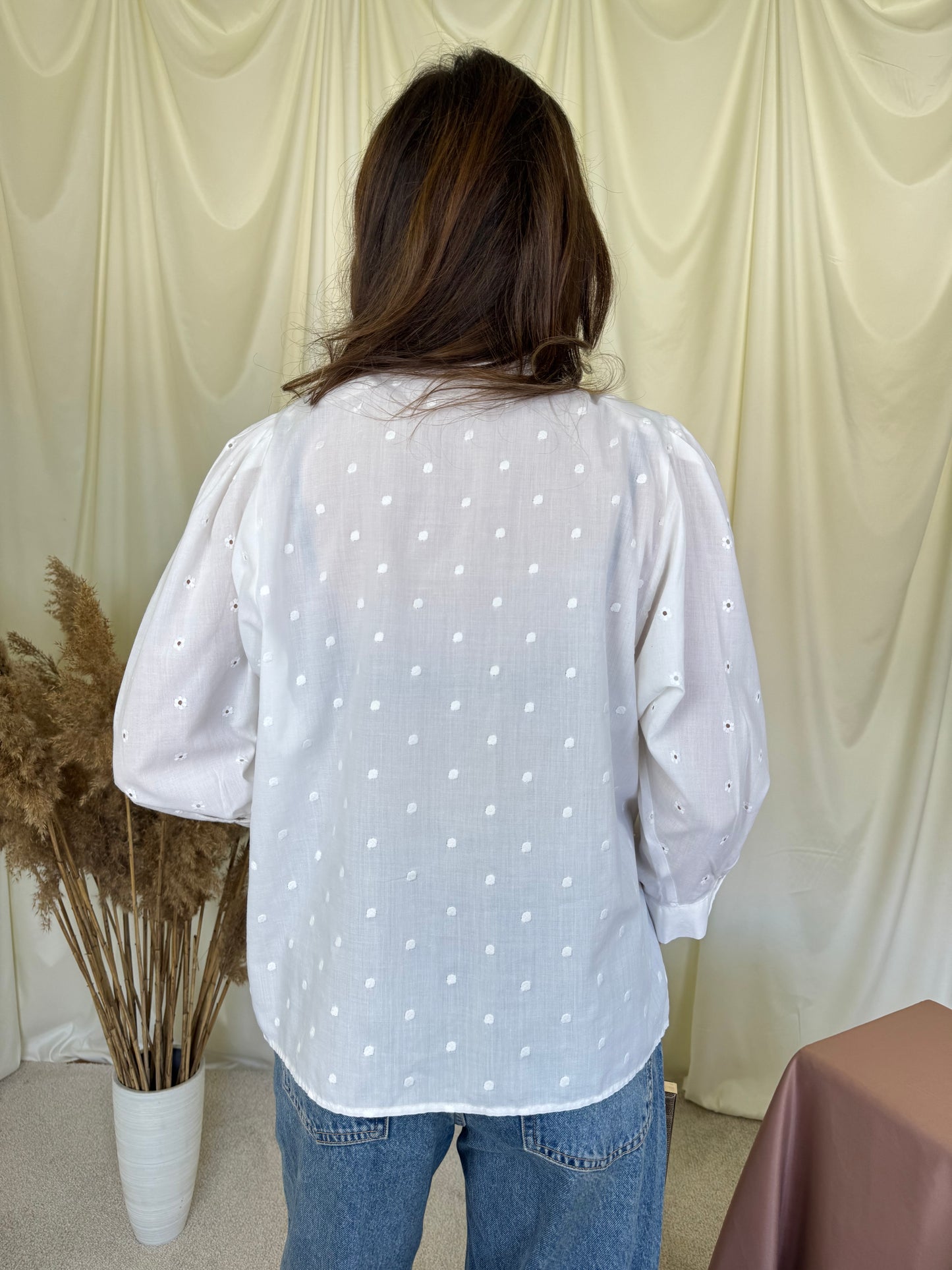 Cămașă vintage cu broderie din 100% bumbac 
(Mărimea M/L)