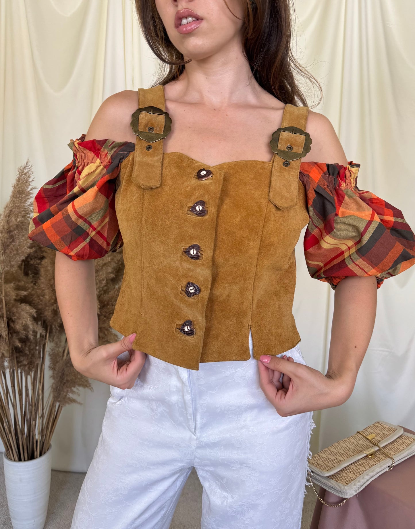 Top vintage din piele naturala întoarsă și mâneci din bumbac cu print, accesorii metalice ( mărimea M)