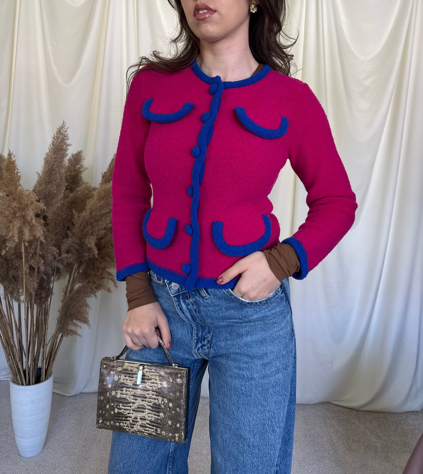 Jerse Moschino din 80% lână super moale 
(Mărimea XS/S)