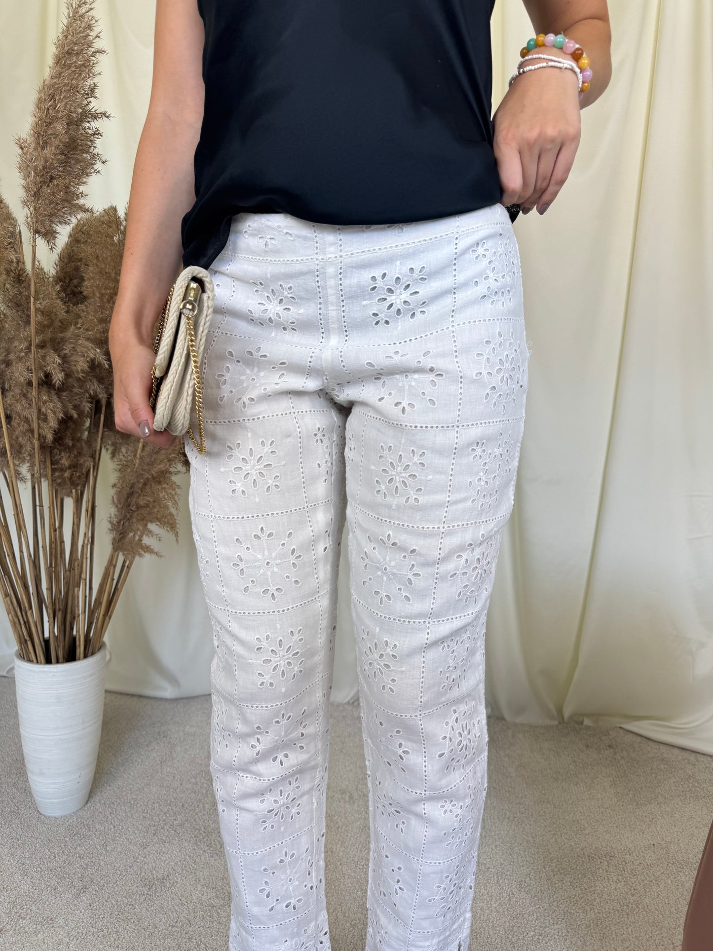 Pantaloni Ralph Lauren din 100% in cu talie medie și broderie superbă ( mărimea XS)