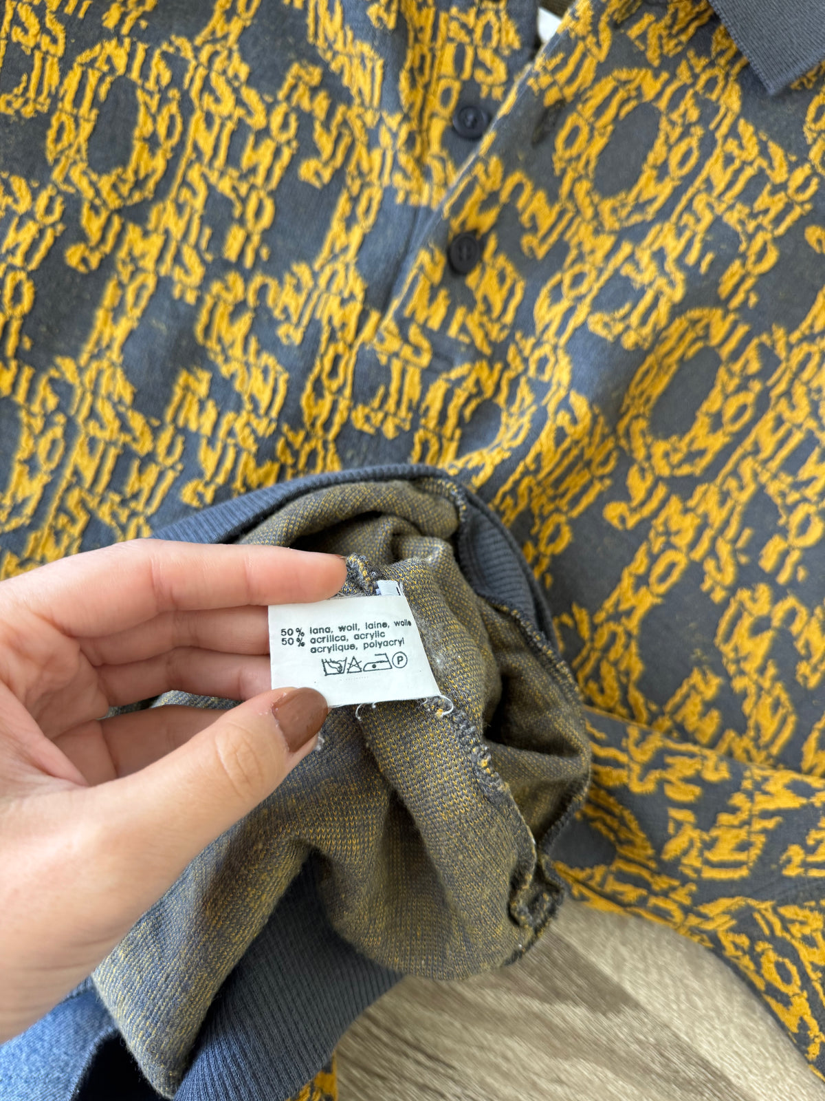 Pulover/ hanorac luxury MISSONI cu print branduit din 50% lana  ( mărimea XL)