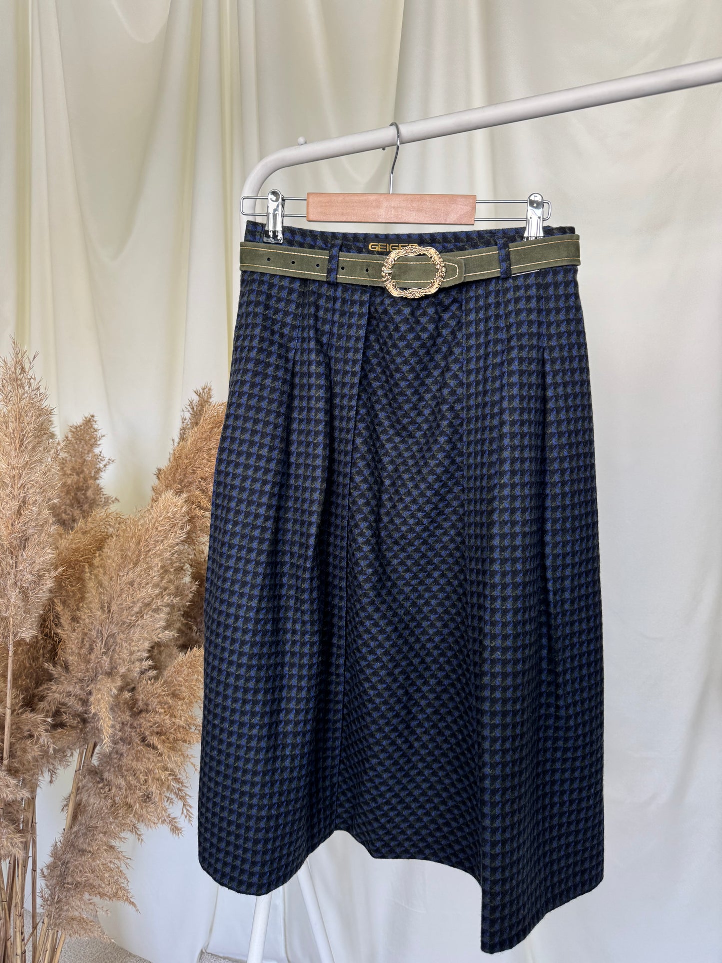 Fusta vintage cu centura inclusa din 100% lana (M)