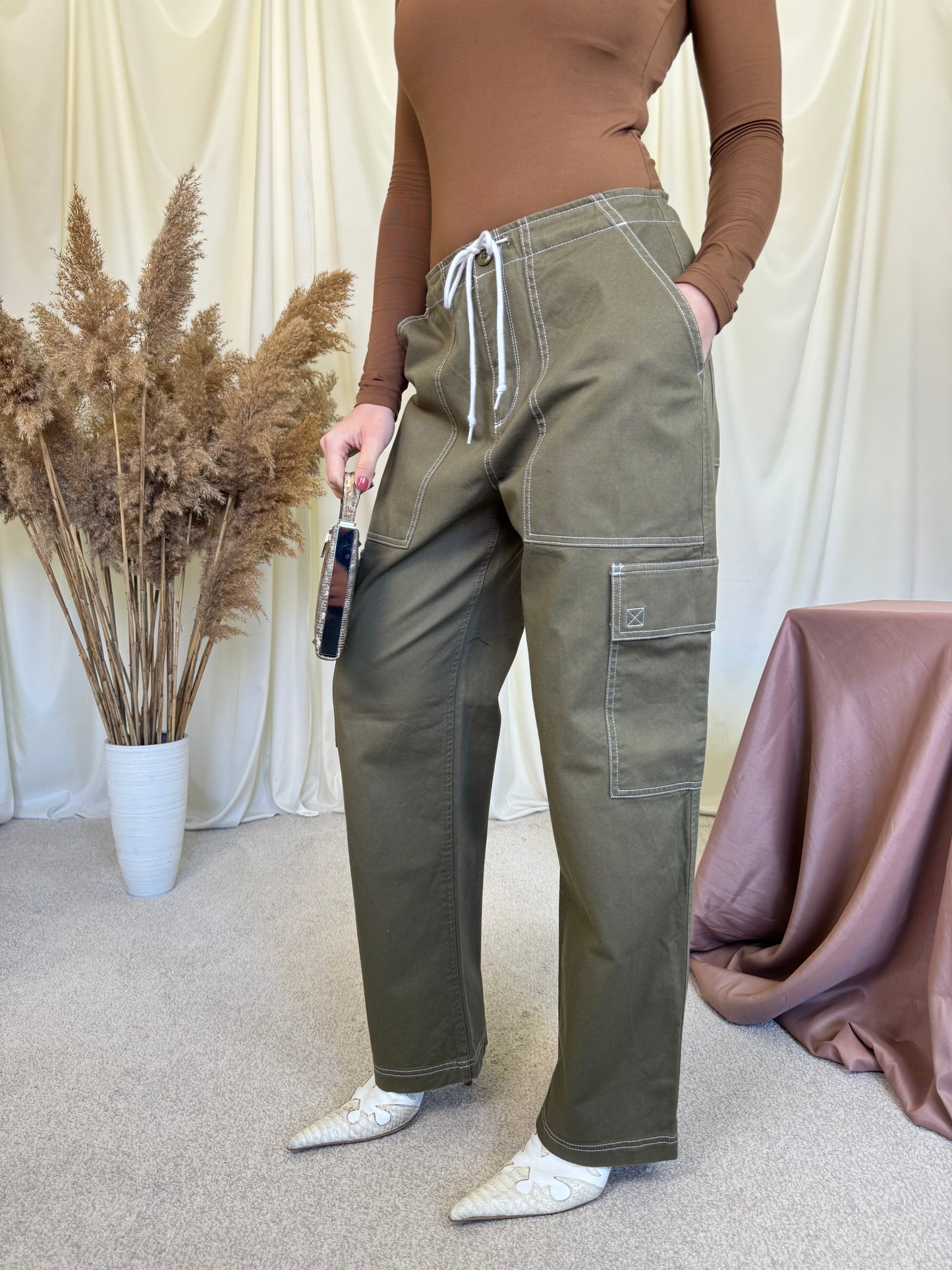 Pantalon VANS din bumbac cu talie medie 
(Mărimea M)