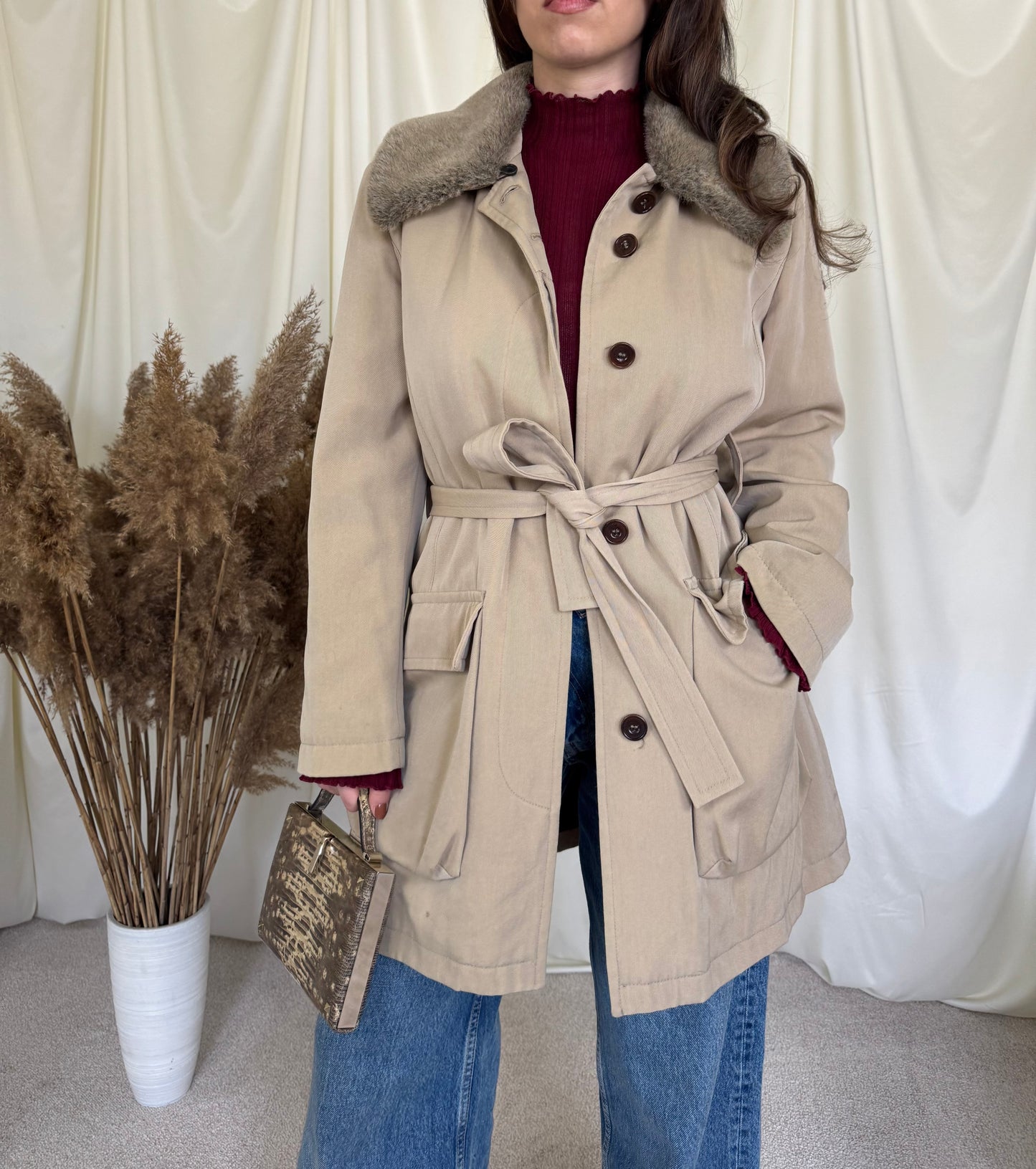 Jacheta Montedoro cu guler detașabil și cordon în talie pentru ajustare, produs căptușit 
Mărimea M,