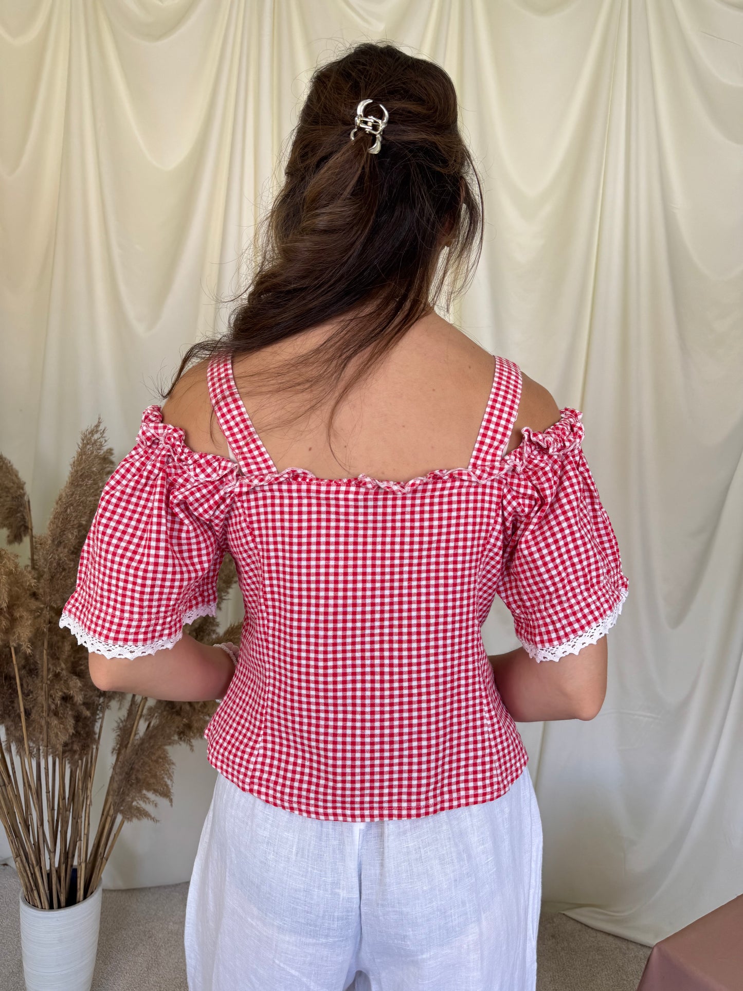 Back! Cămașă vintage cu print roșu in carouri și detalii metalice ( mărimea M)