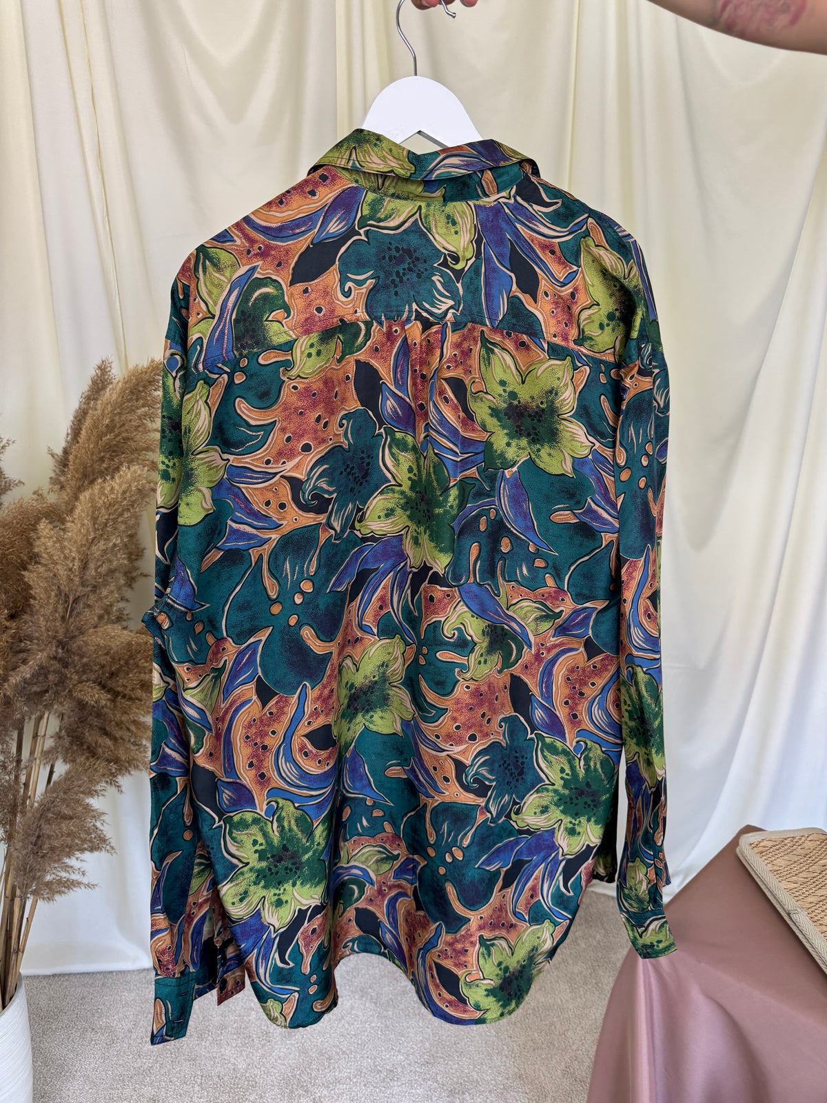 Cămașă bărbateasca din 100% mătase naturală cu print ( mărimea L/XL) mâneci lungi