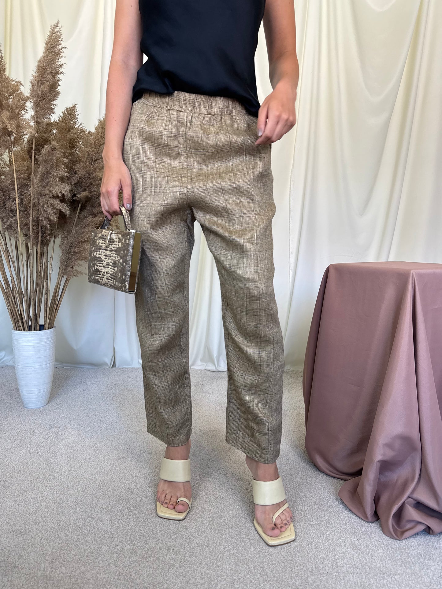 Pantalon din 100% in cu talie elastică 
(Mărimea S/M)