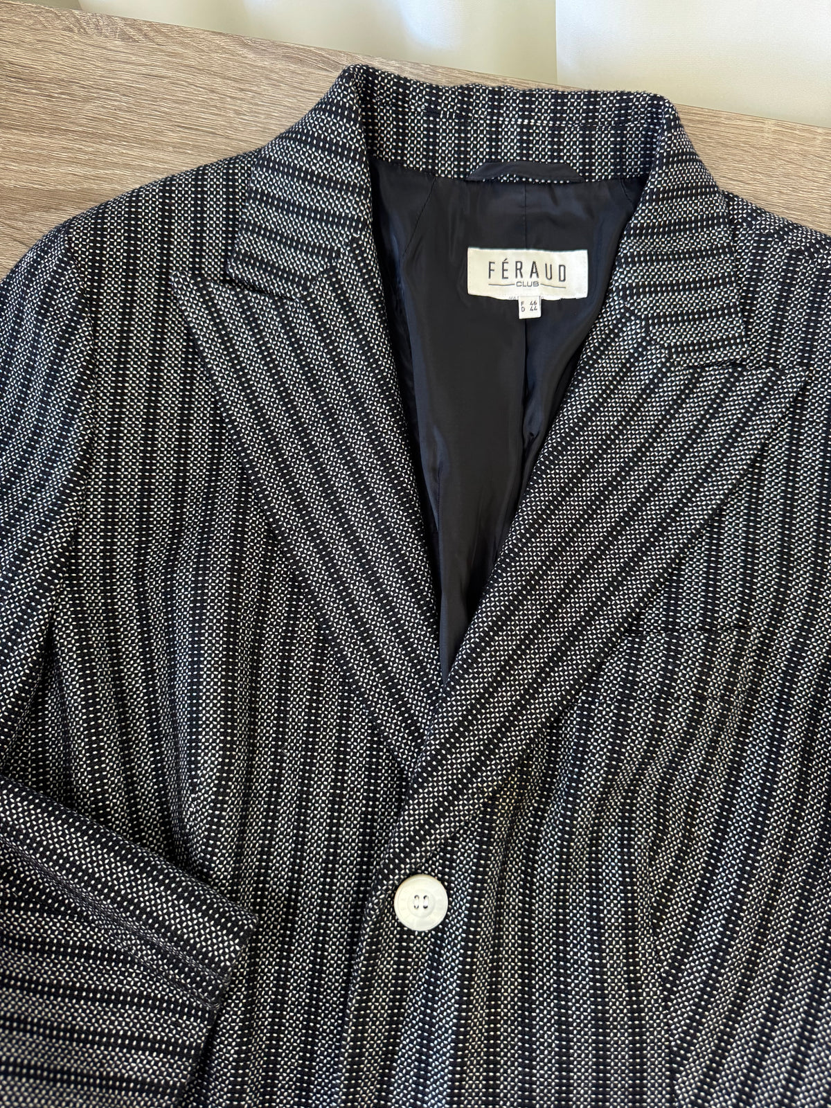 Sacou vintage  FERAUD din 60% lână și vascoza ( mărimea L)