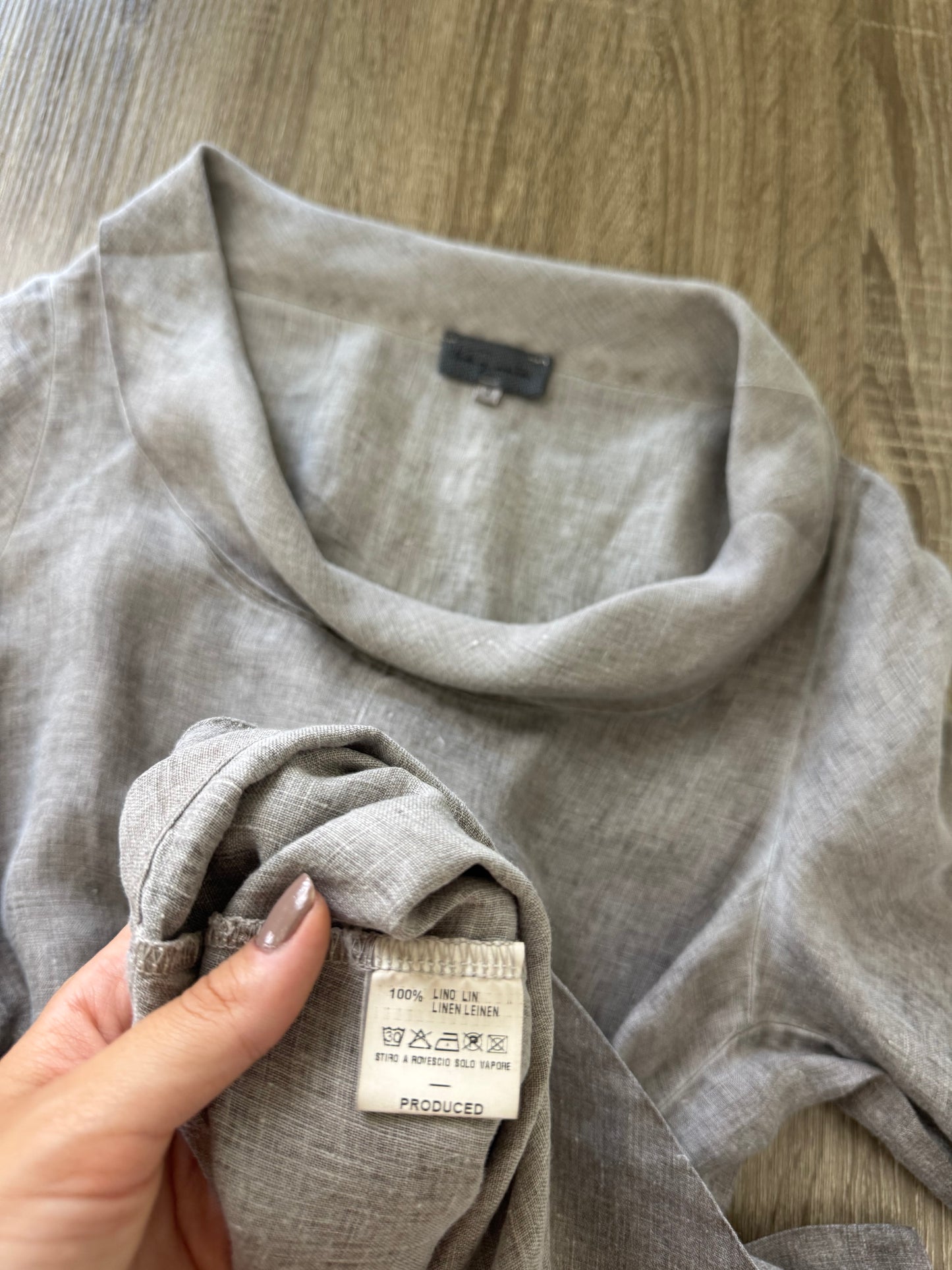 Rochie de vară din 100% in cu croi amplu și năsturei la spate ( mărimea M-L)