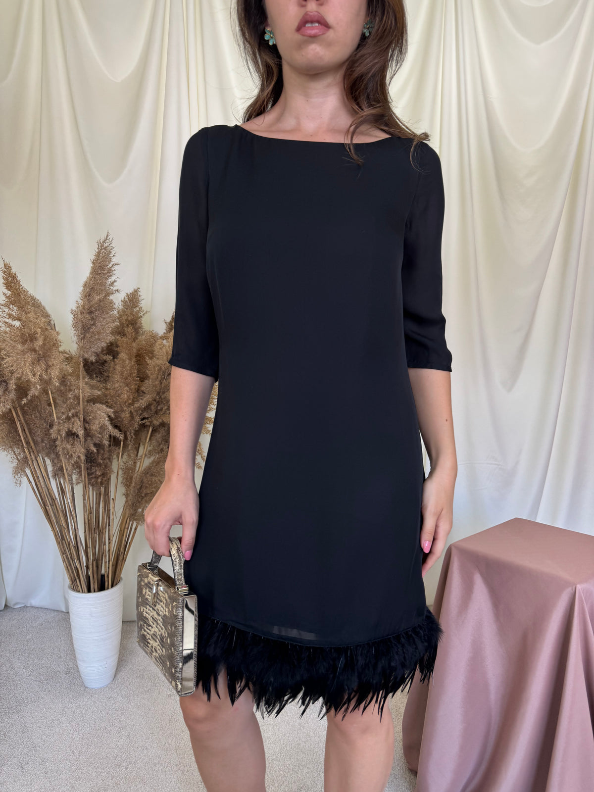 Rochie luxury de ocazie VALENTINO din 100% mătase naturală cu pene naturale, must în garderobă ( mărimea S)