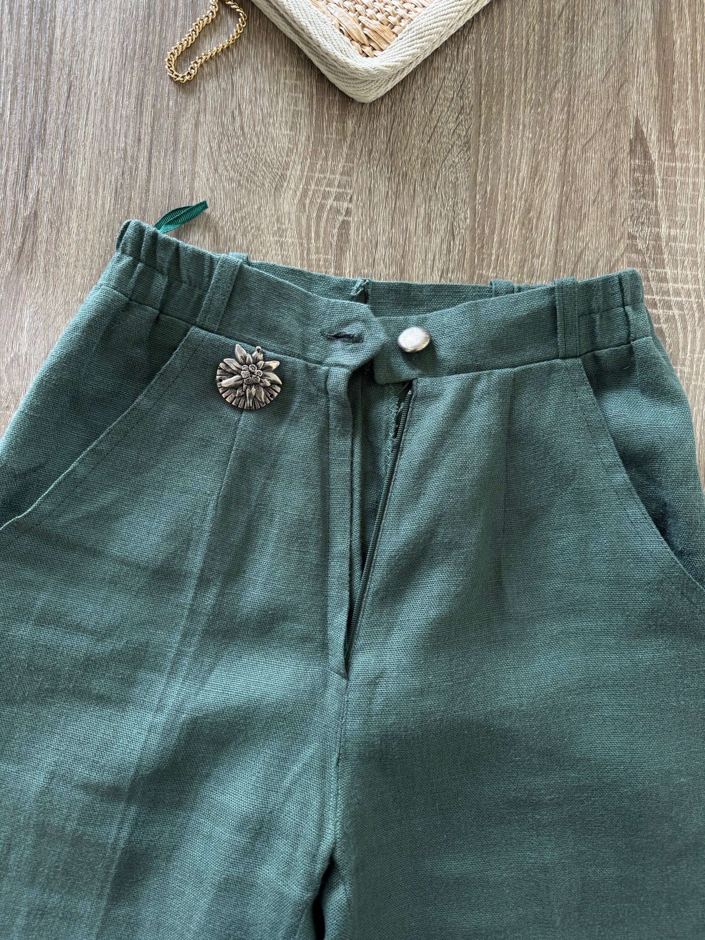 Pantalon vintage cu talie super înaltă elastică și detaliu metalic 
(Mărimea XS/S)