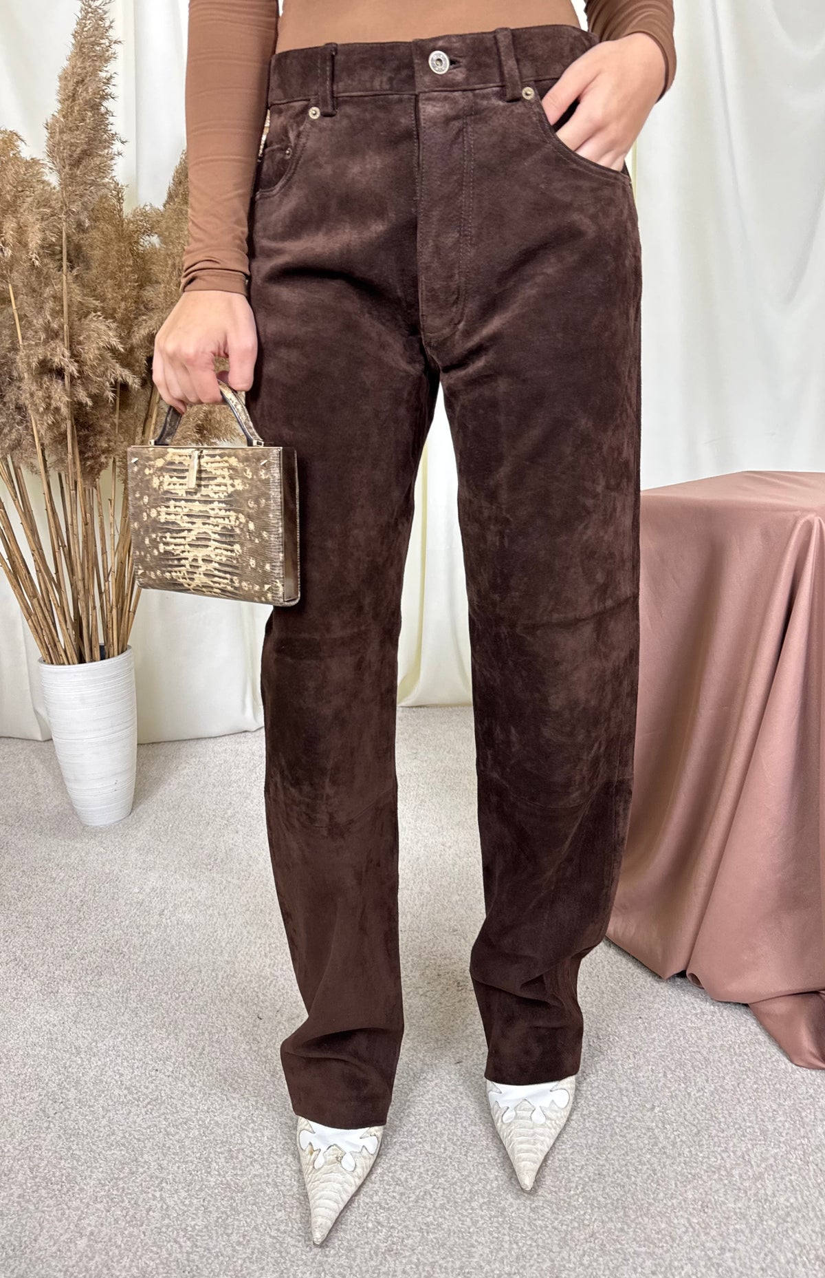 Pantalon vintage din 100% piele naturală întoarsă cu talie înaltă ( mărimea M/L)