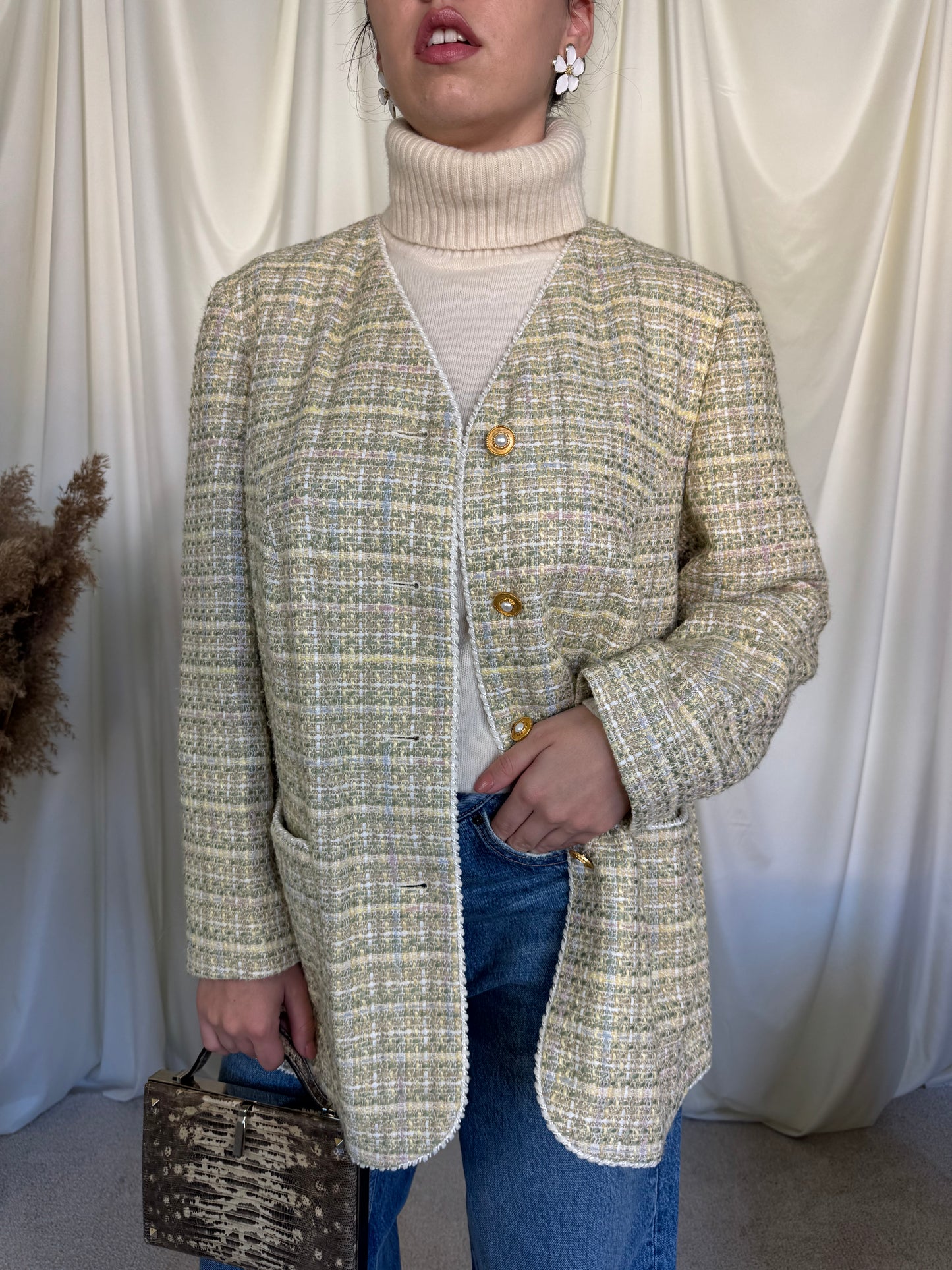 Jacheta/ sacou vintage superb din tweed cu nasturi tip bijuterie, mărimea L ( imbracat pe S)