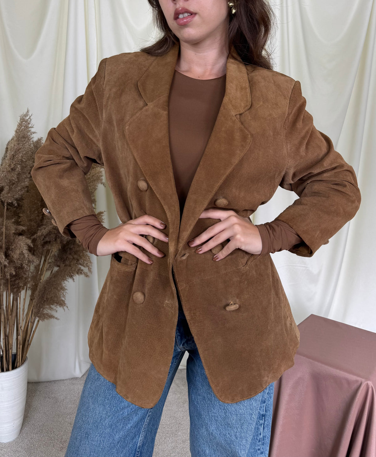 Jacheta vintage tip sacou din 100% piele naturală întoarsă la rând dublu de nasturi ( mărimea M)