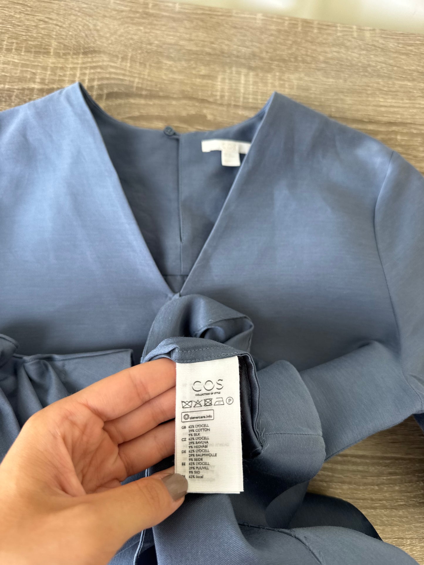 Cămașă- bluză COS cu mâneci 3/4, material structurat 
(Mărimea XS/S)