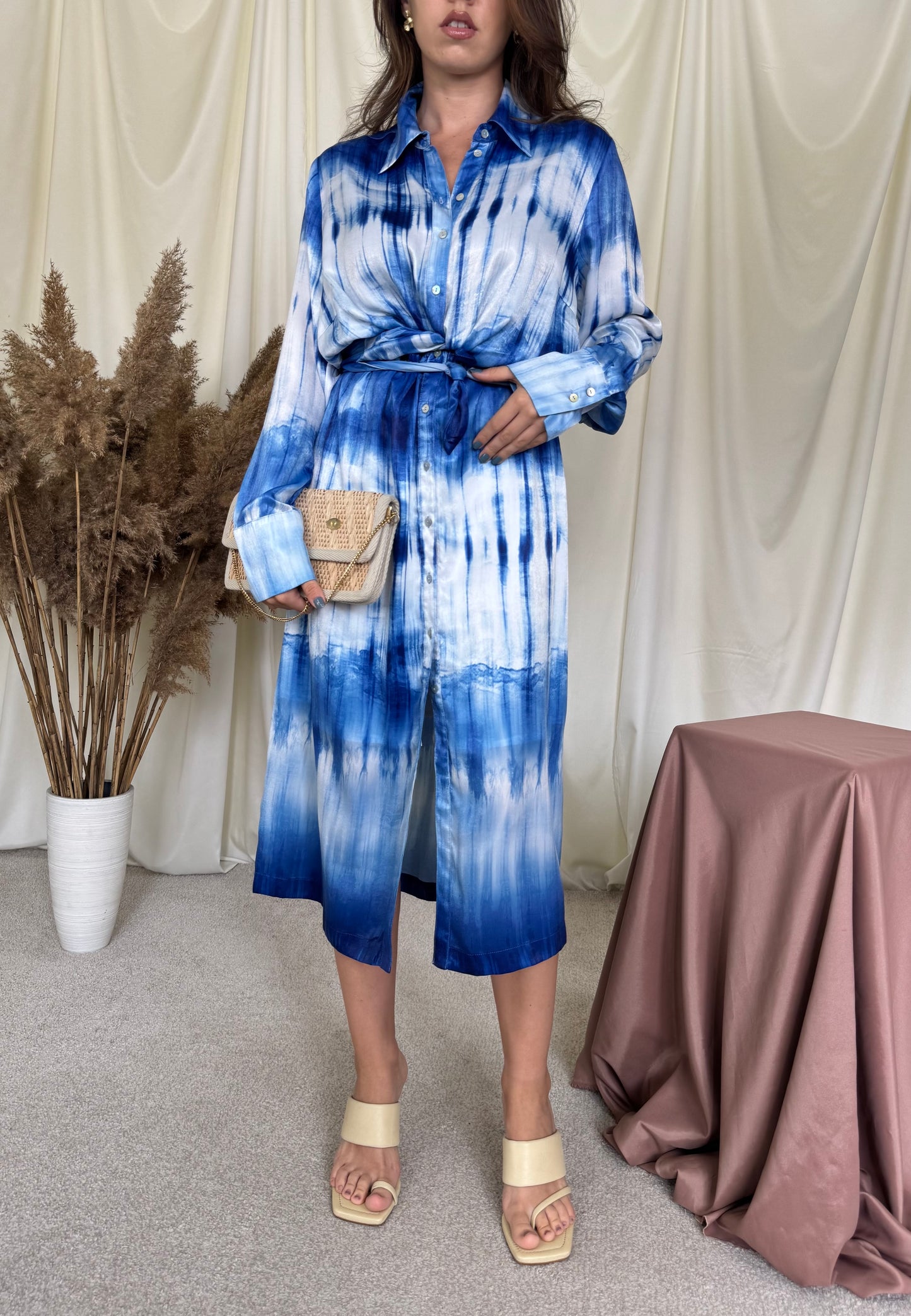Rochie MADELEINE cu print superb și talie ajustabilă, șlițuri laterale ( mărimea L-XL)