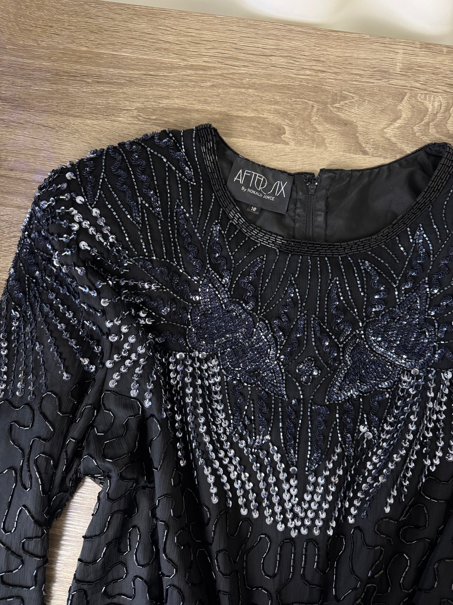 Piesa vintage din mătase naturală ( mărimea L)