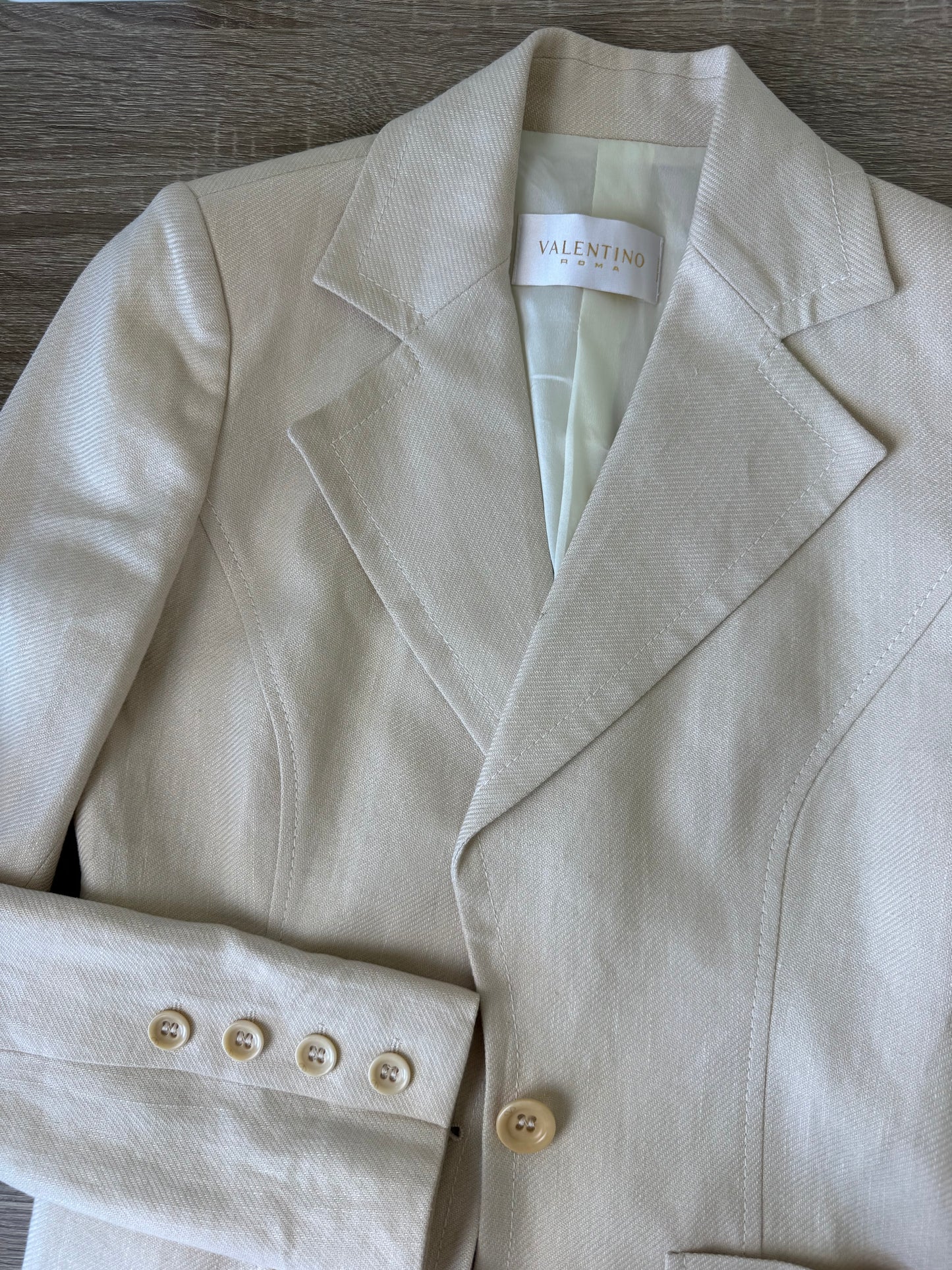 Sacou luxury VALENTINO de vară din cânepă, in și bumbac cu nasturi inscripționați ( mărimea S)