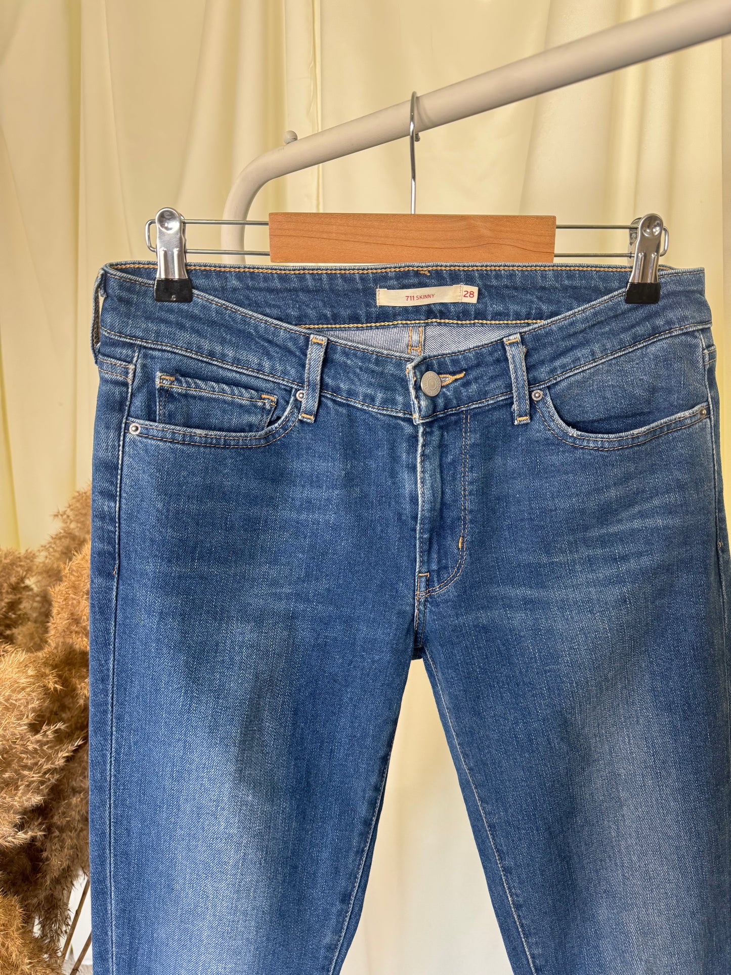 Blug LEVI’s model 711 Skinny ( mărimea 28)