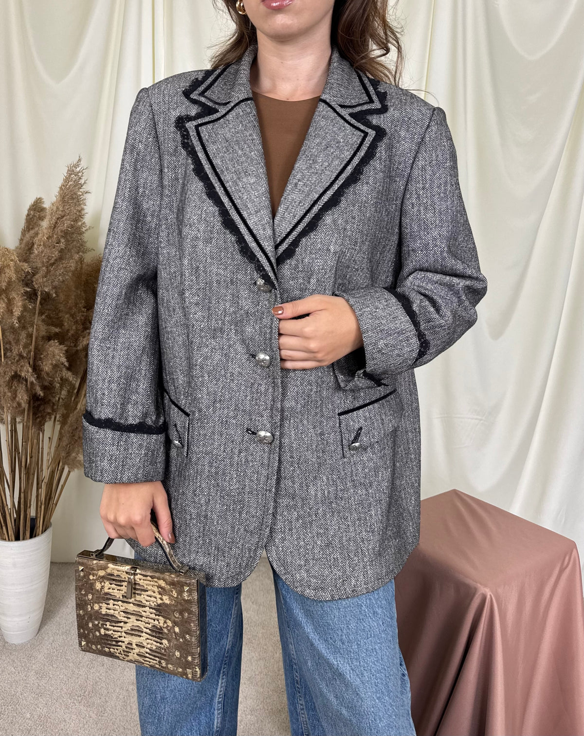 Sacou vintage din stofă superbă cu print din lână și mătase naturală, detalii din catifea și dantelă ( mărimea XL-XXL)