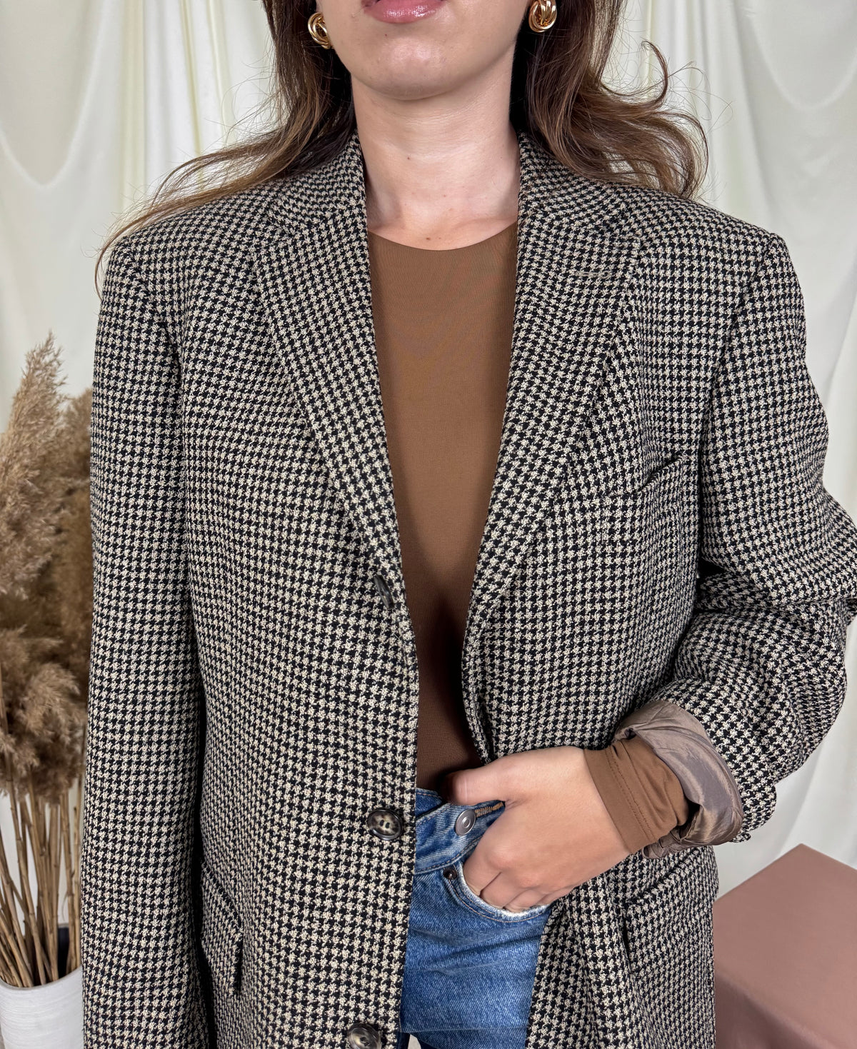 Back! Sacou premium HUGO BOSS în croi bărbătesc din lana tip tweed de lana ( mărimea L)