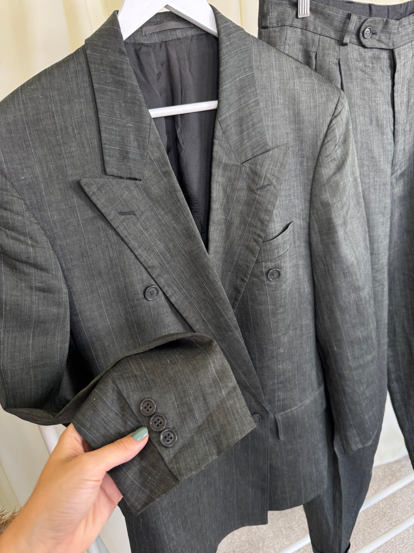 Costum HUGO BOSS din 100% in, verde închis cu dungi fine, pantalon cu talie înaltă (Mărimea L)