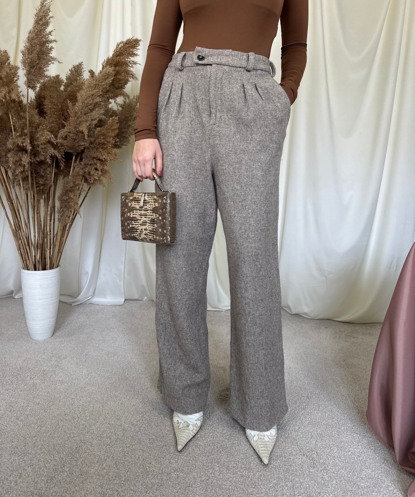Pantalon din 100% lână bashparis cu talie înaltă, (mărimea L)