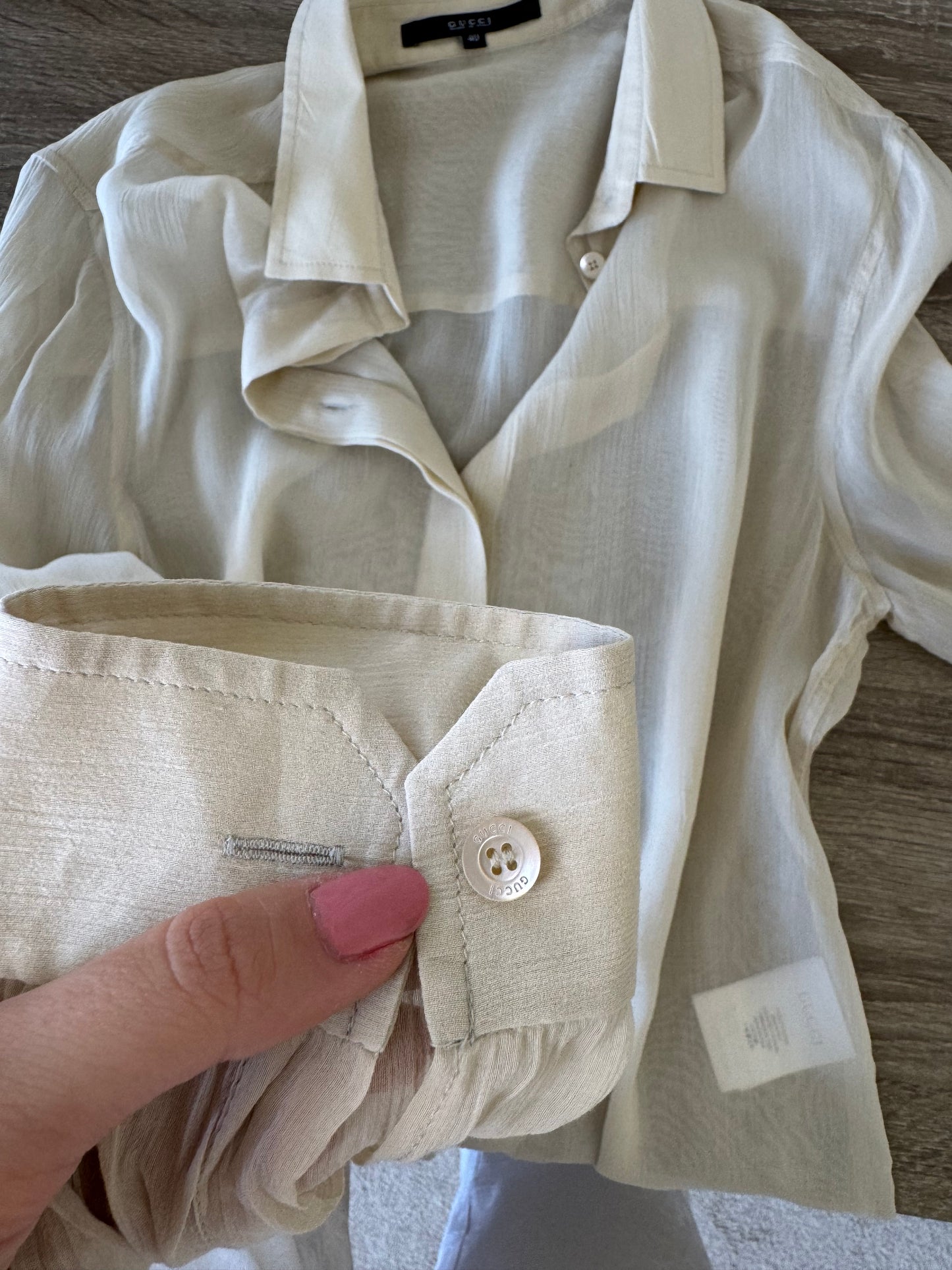 Cămașă luxury GUCCI din bumbac și mătase naturală, nasturi inscripționați  ( mărimea M)