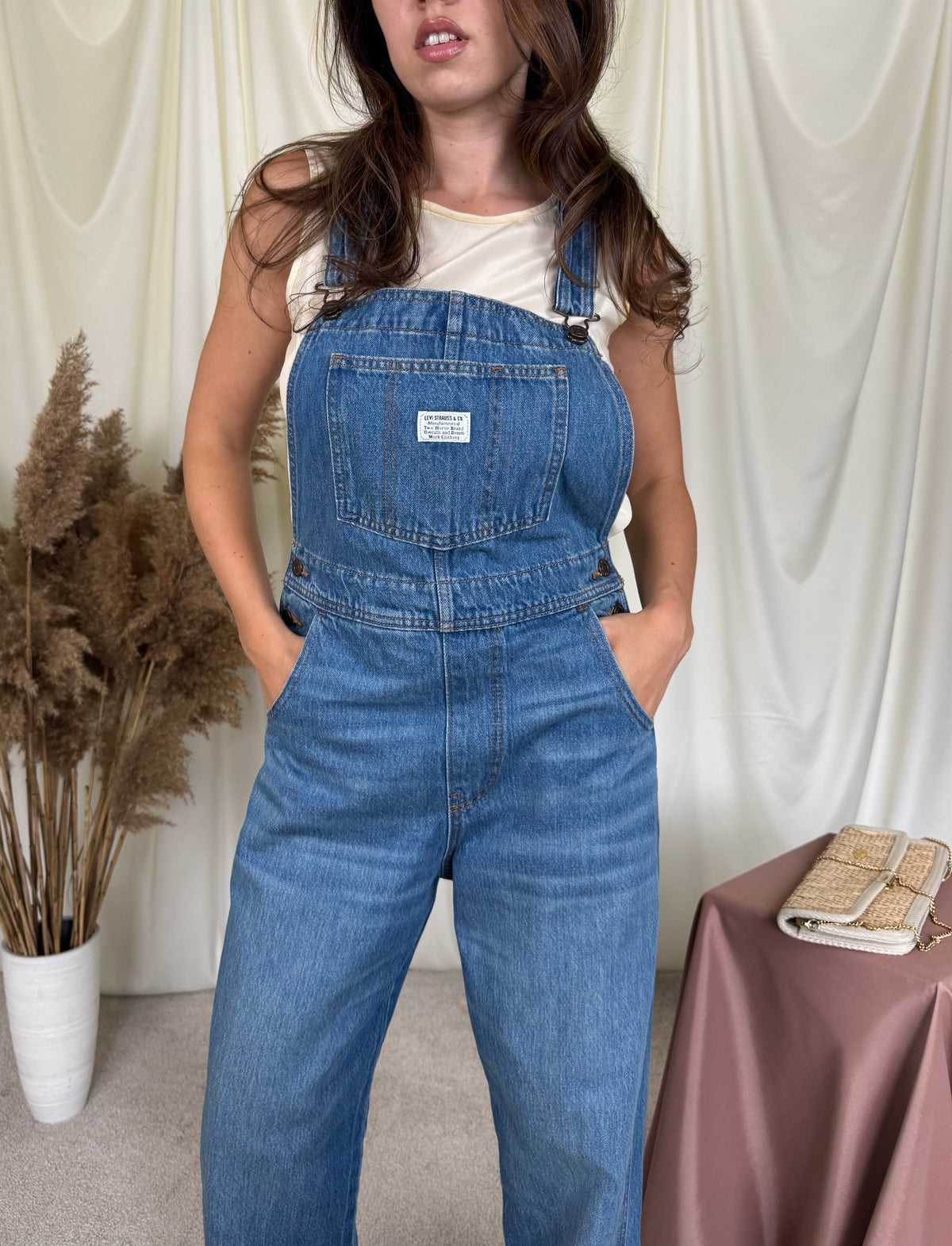 Salopetă vintage Levi’s din denim de 100% bumbac calitativ ( mărimea M)