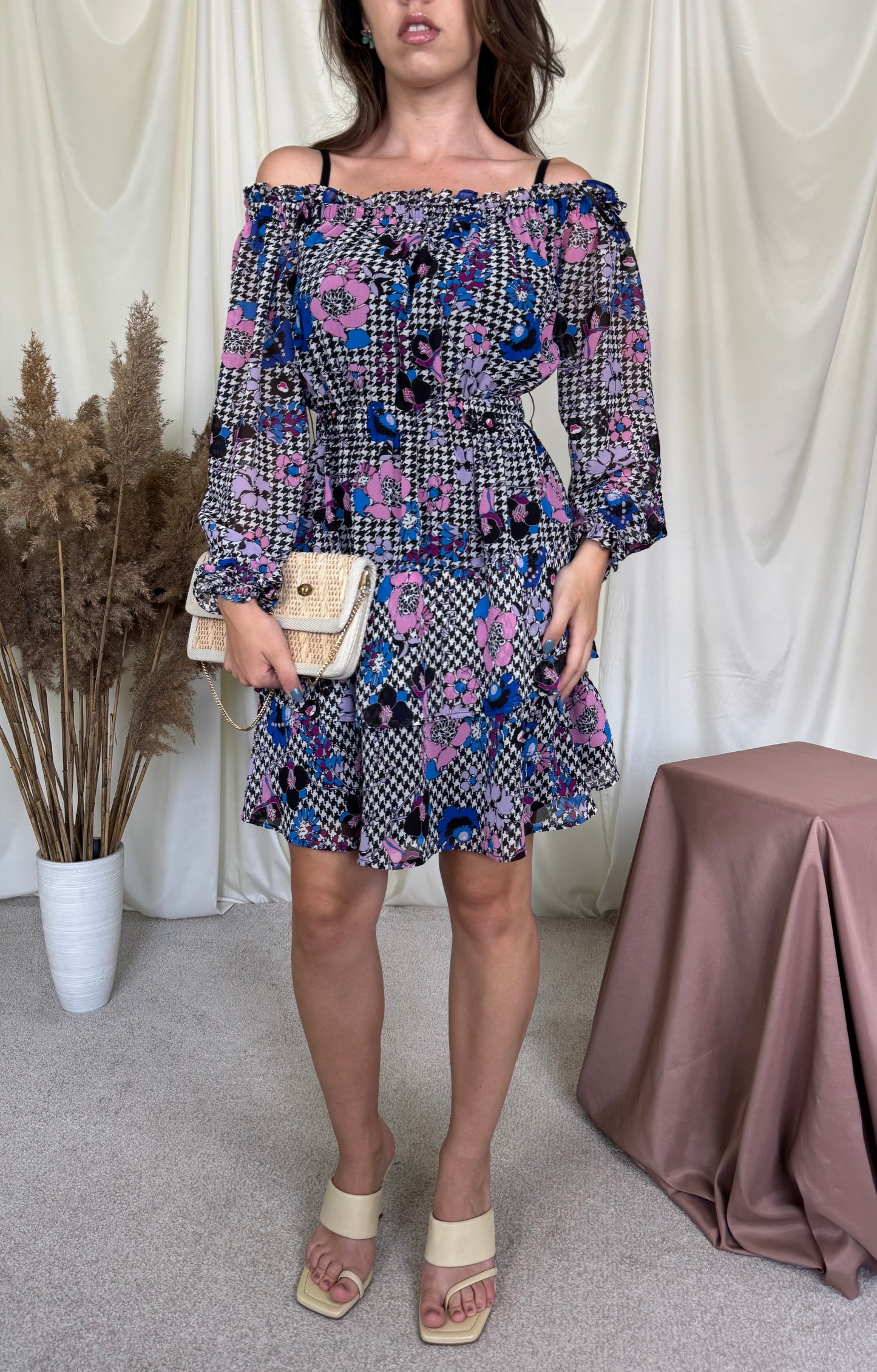 Rochie Guess cu talie elastică și print floral ( mărimea XS-S/M)