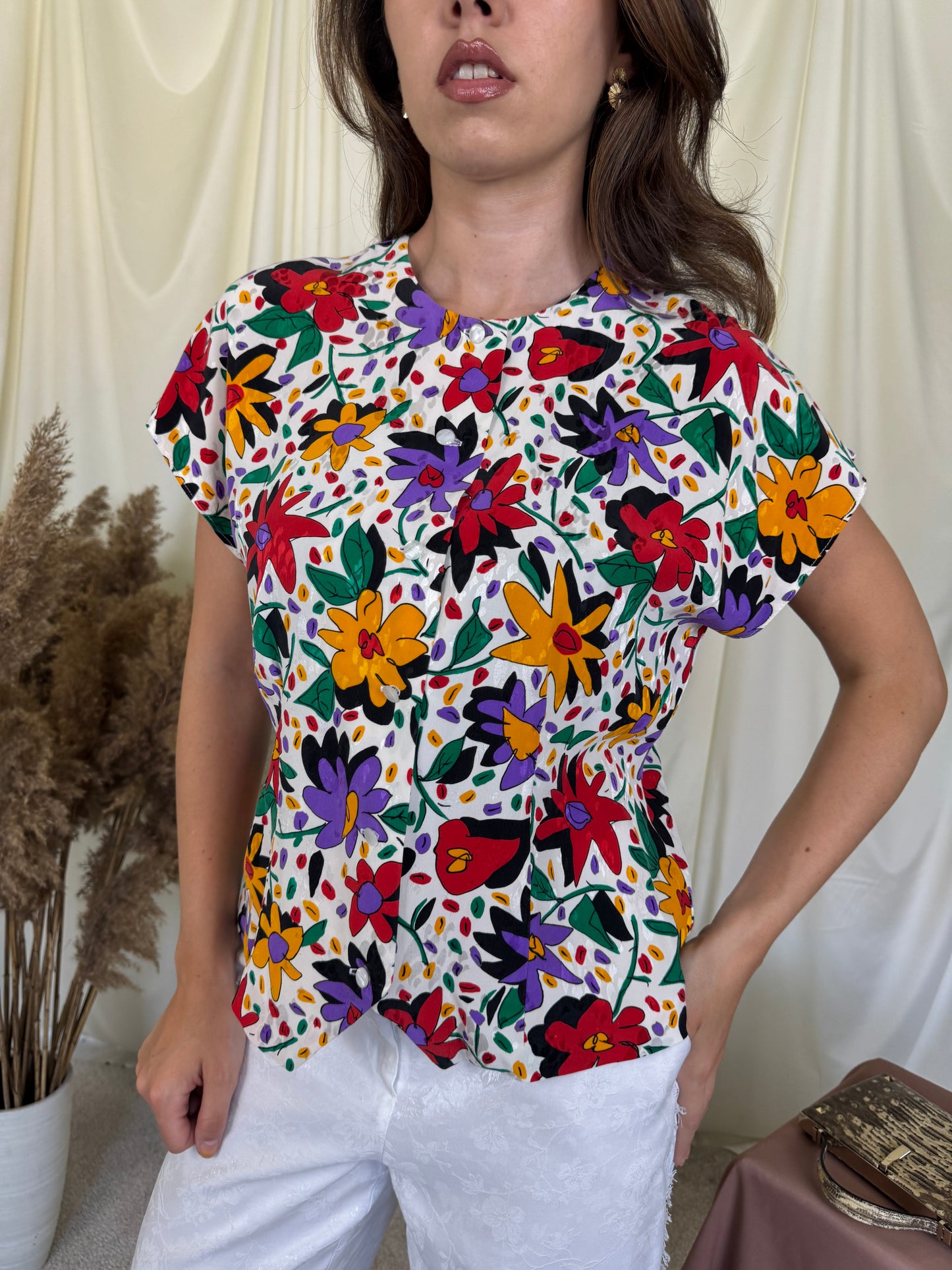 Cămașă vintage din 100% mătase naturală cu print floral 
(Mărimea M)
