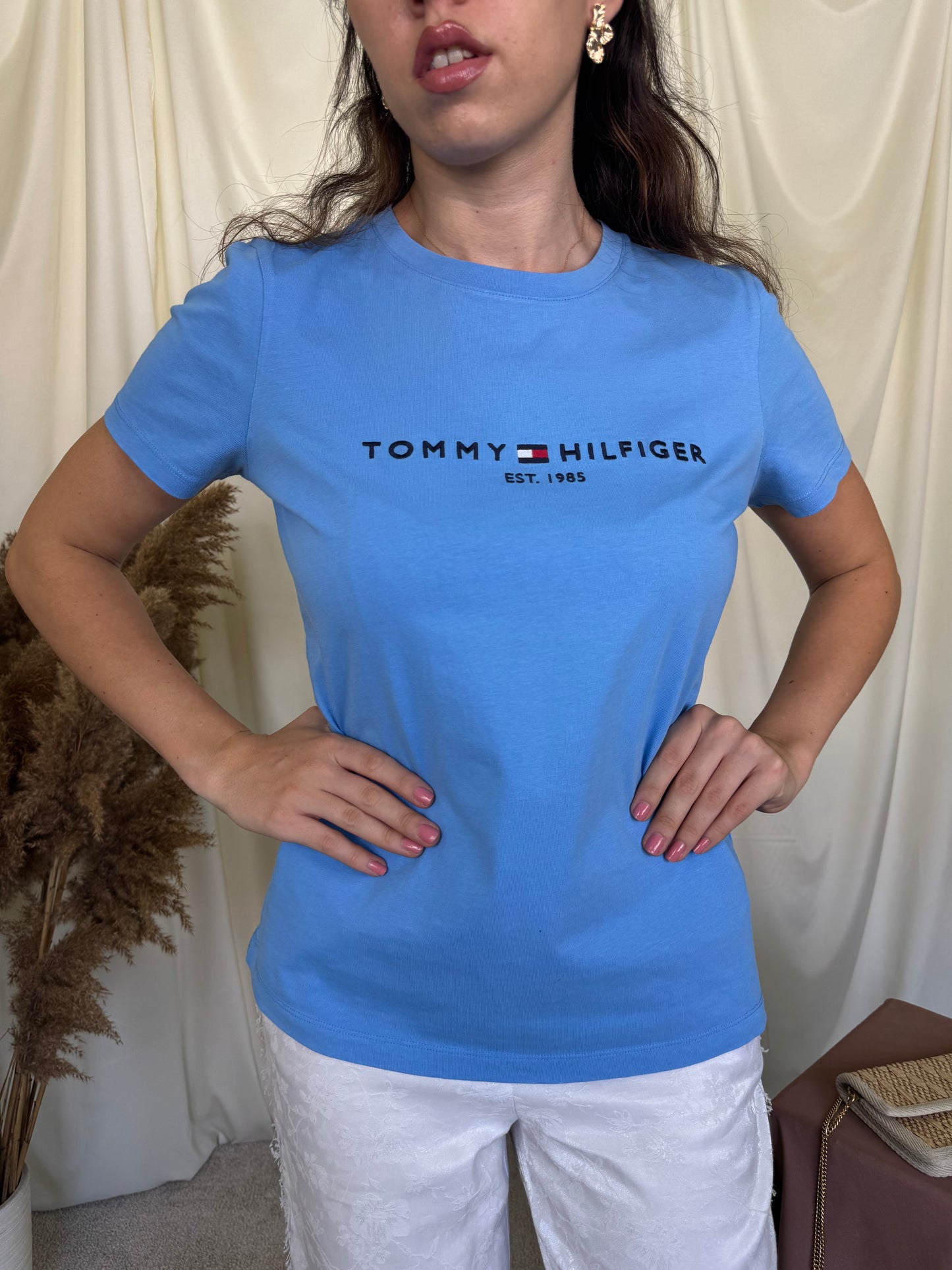 Tricou nou TOMMY HILFIGER din bumbac albastru  ( mărimea S- S/M)