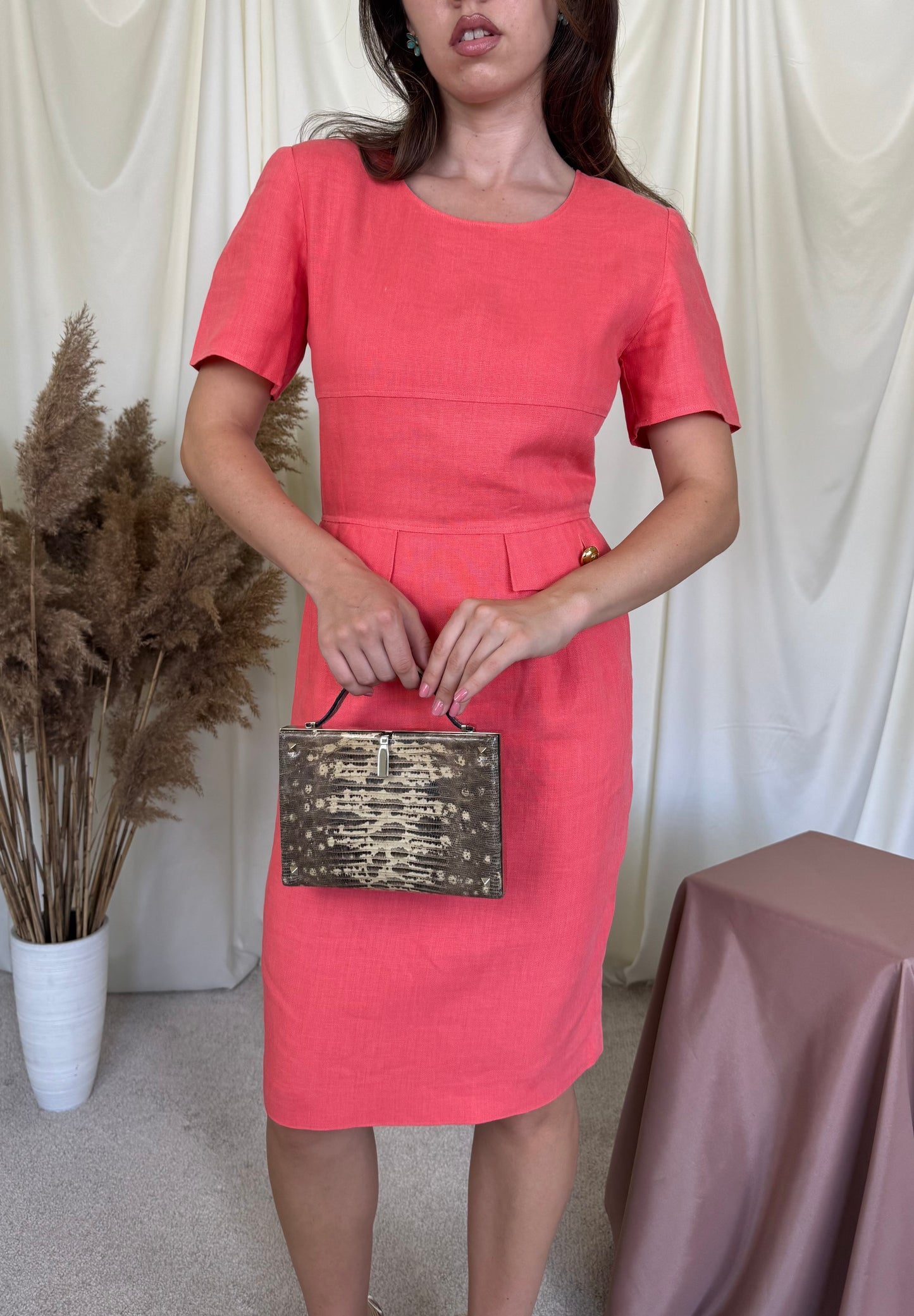 Rochie luxury VALENTINO de colecție, produs vintage din 100% in cu nasturi metalici aurii inscripționați cu brandul  ( mărimea S)