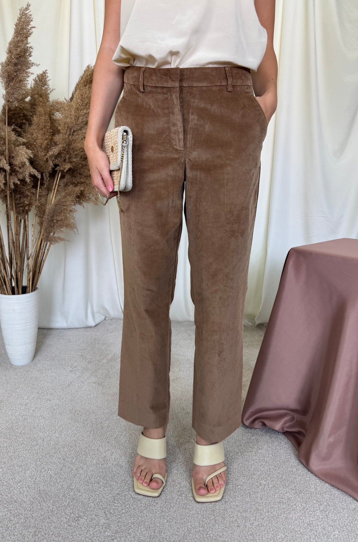 Pantalon premium MAX MARA din catifea de bumbac cu talie medie ( mărimea M)