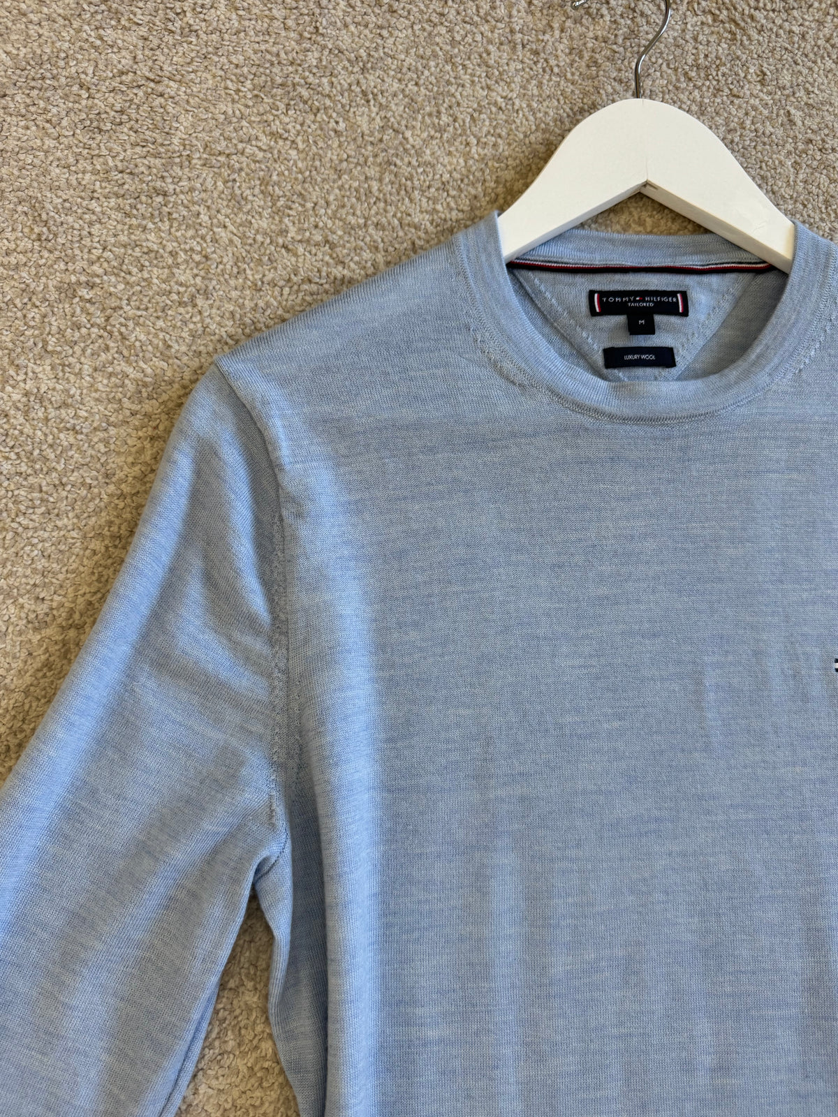 Pulover Tommy baby blue din 100% lana fina ( mărimea M)