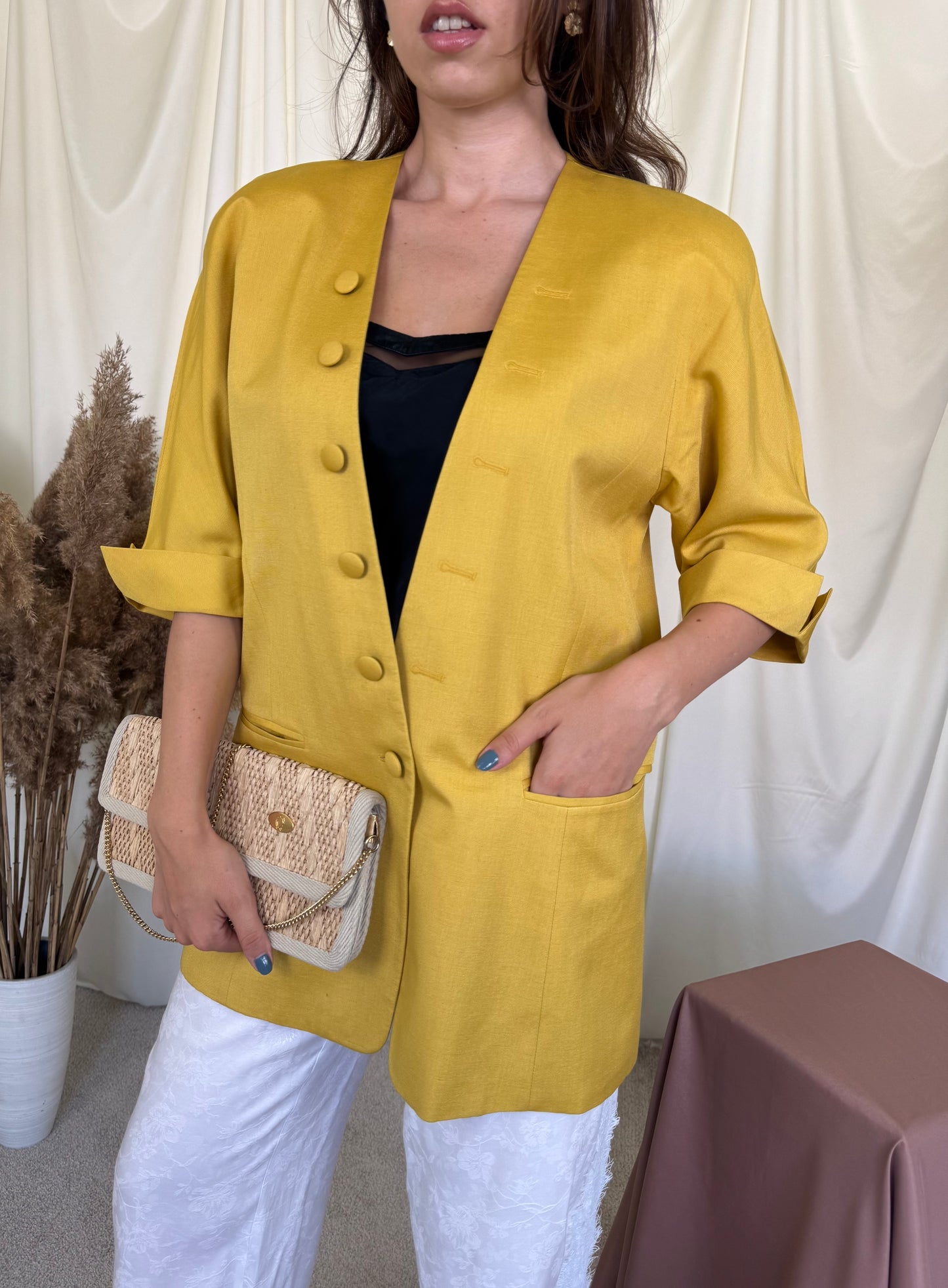 Sacou vintage superb in condiție excelentă, design cu nasturi ( mărimea M/L)